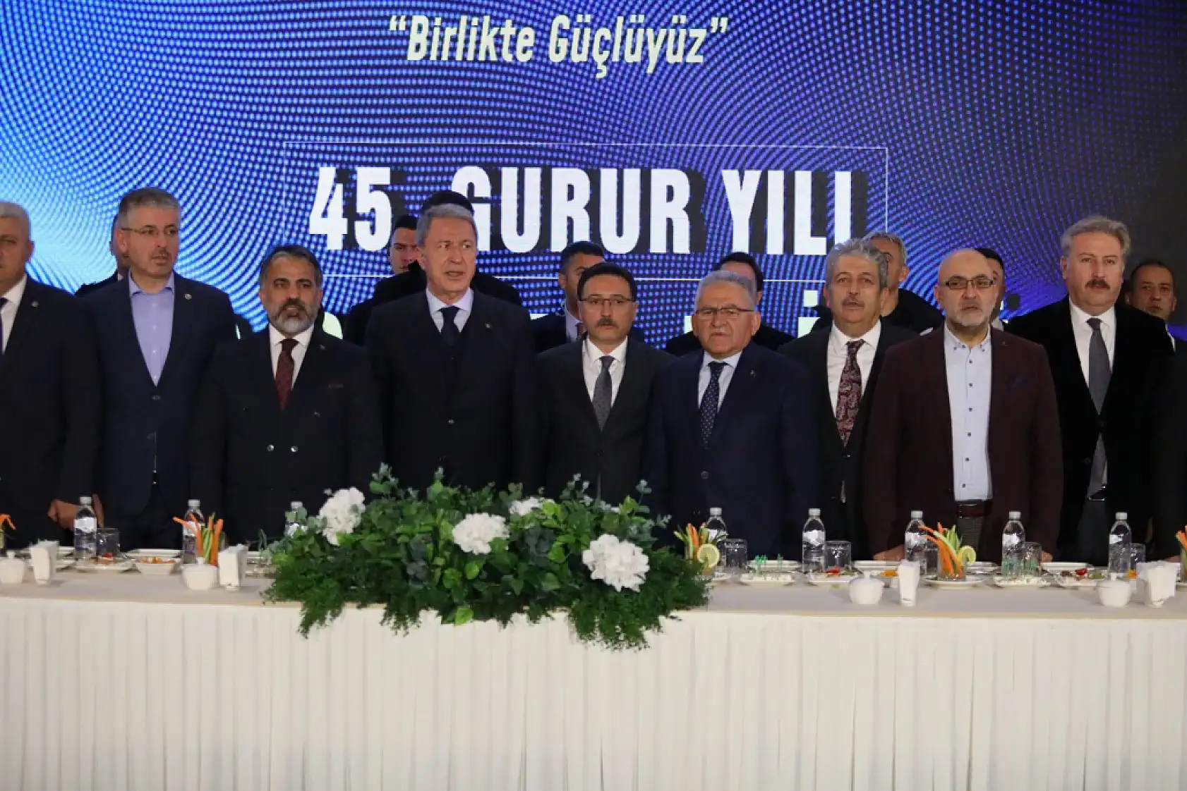 Kayseri protokolü ödül töreninde bir araya geldi