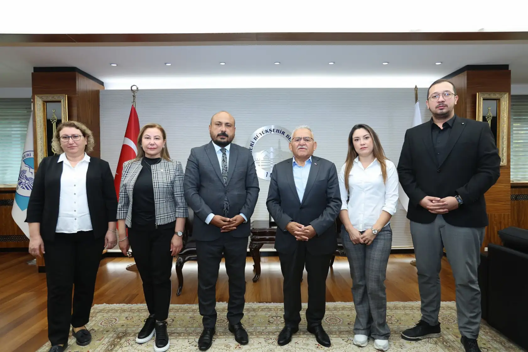 Kayseri'de STK'lardan Büyükkılıç'a yoğun ziyaret trafiği