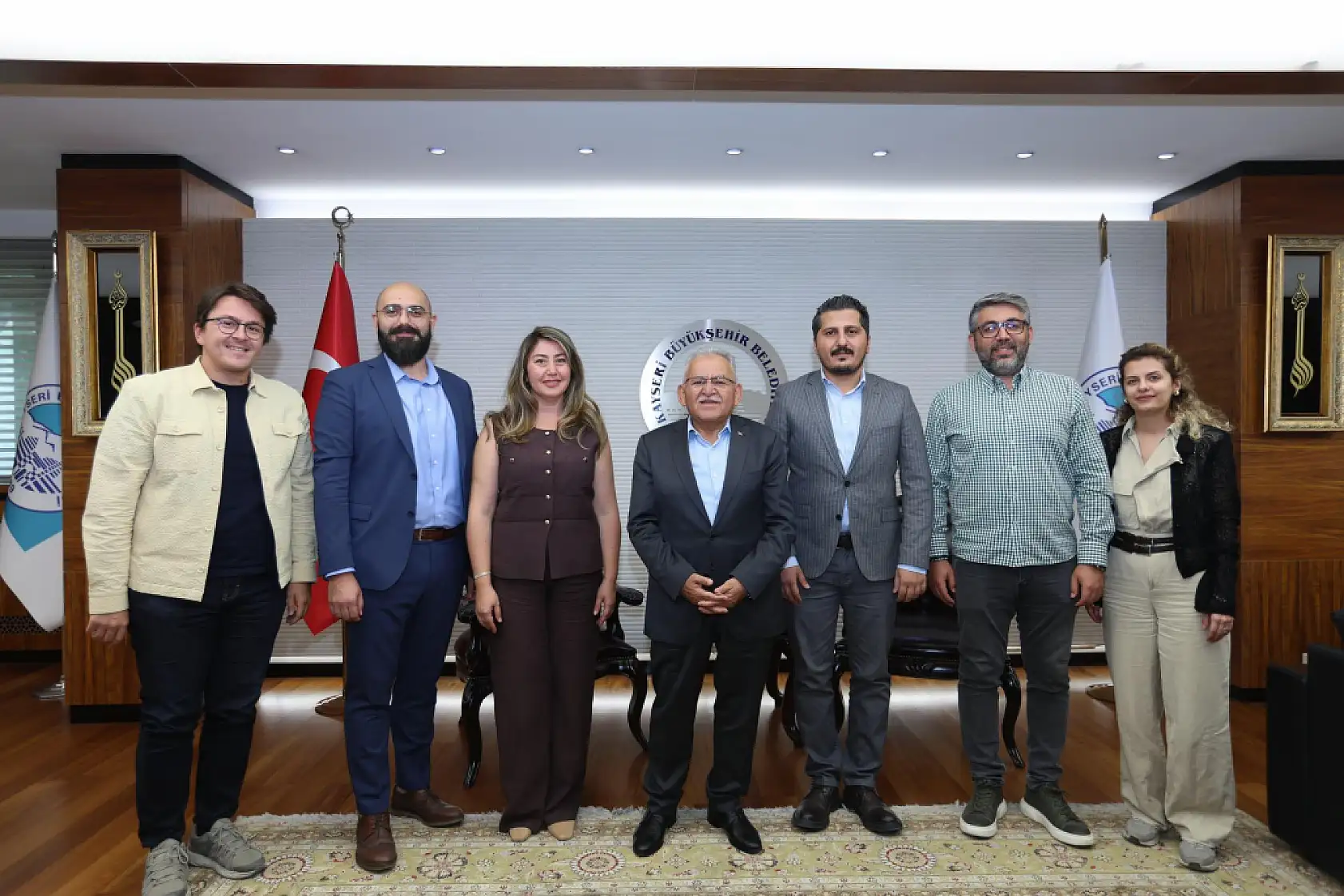 Kayseri'de STK'lardan Büyükkılıç'a yoğun ziyaret trafiği