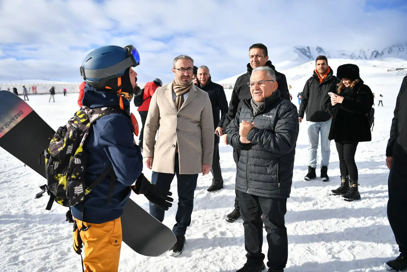 Başkan Büyükkılıç, Erciyes'te yerli yabancı turistlerle buluştu