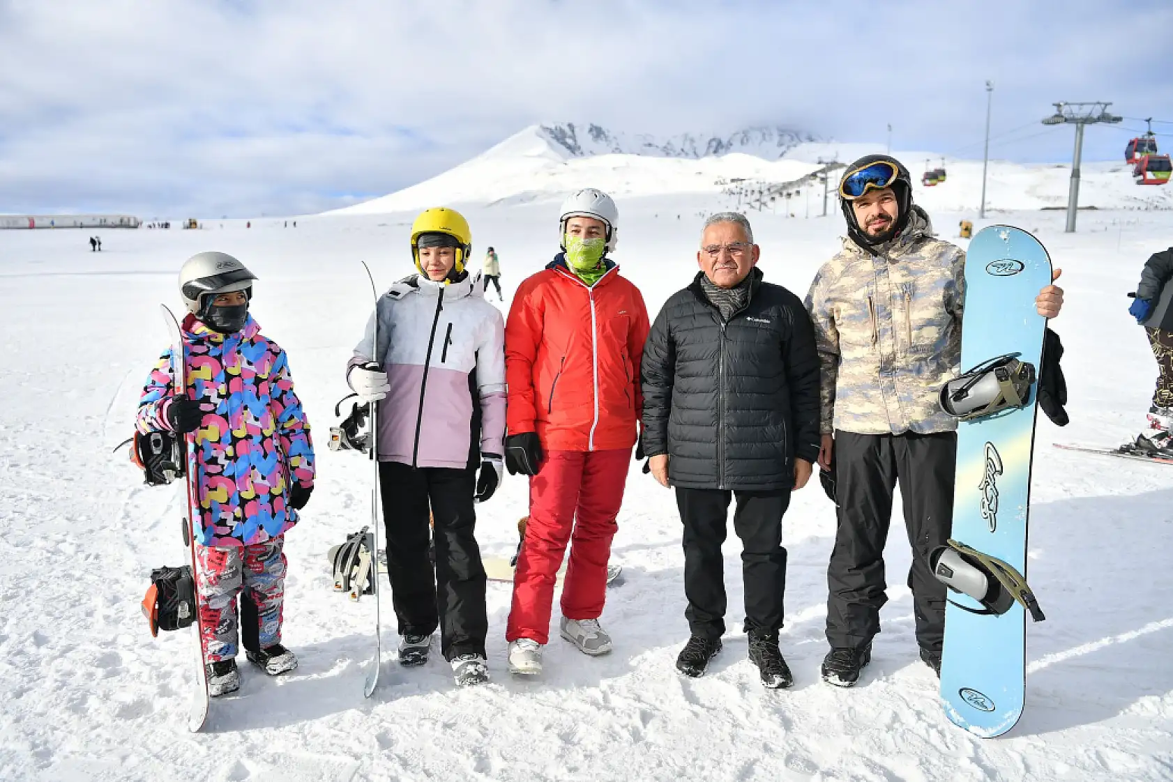 Başkan Büyükkılıç, Erciyes'te yerli yabancı turistlerle buluştu