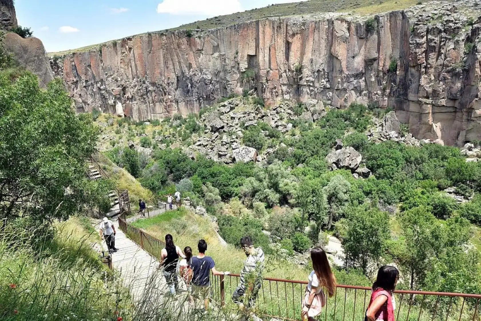 Kayseri'ye 149 kilometre… 382 basamakla iniliyor, gören hayran kalıyor!