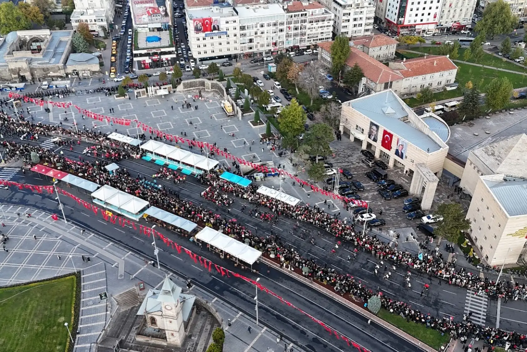 Kayseri'de 29 Ekim Cumhuriyet Bayramı coşkusu: Büyüleyen görüntüler!