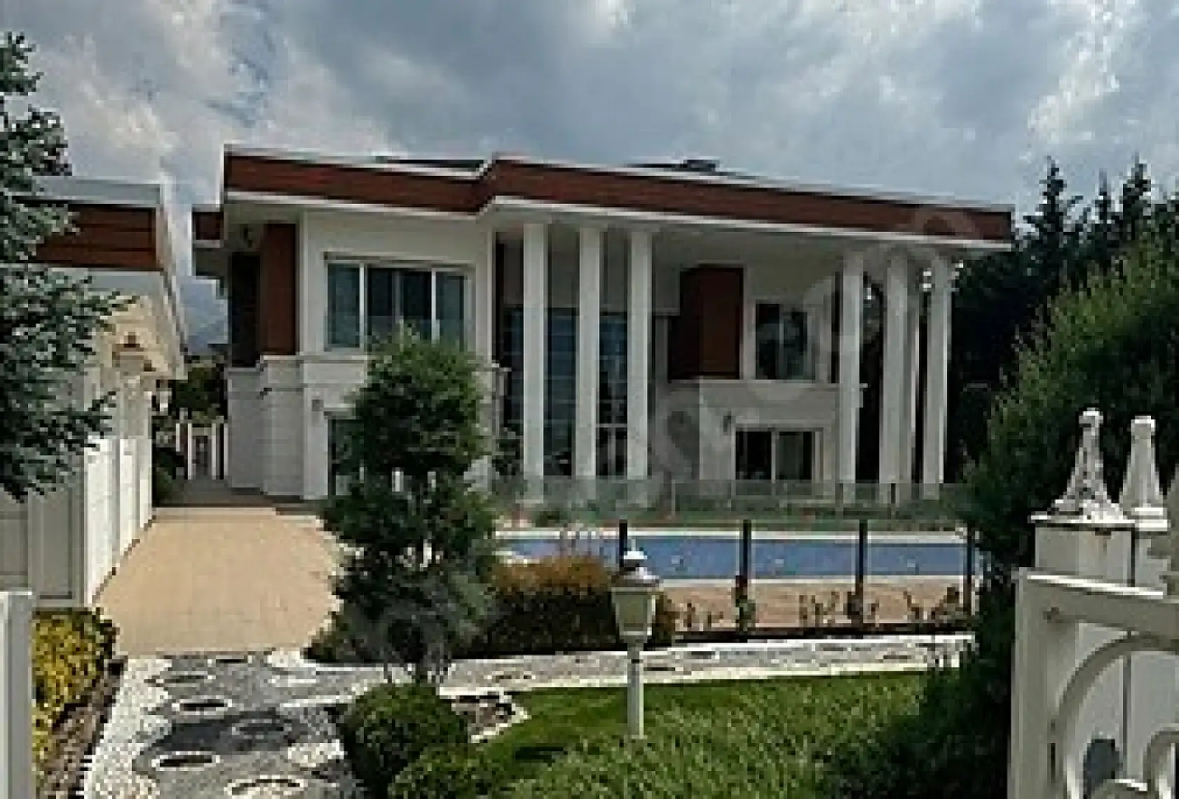 Kayseri'de Kral ve Kraliçe'nin malikhanesi satışa çıktı – Kayseri'nin en pahalı evi!