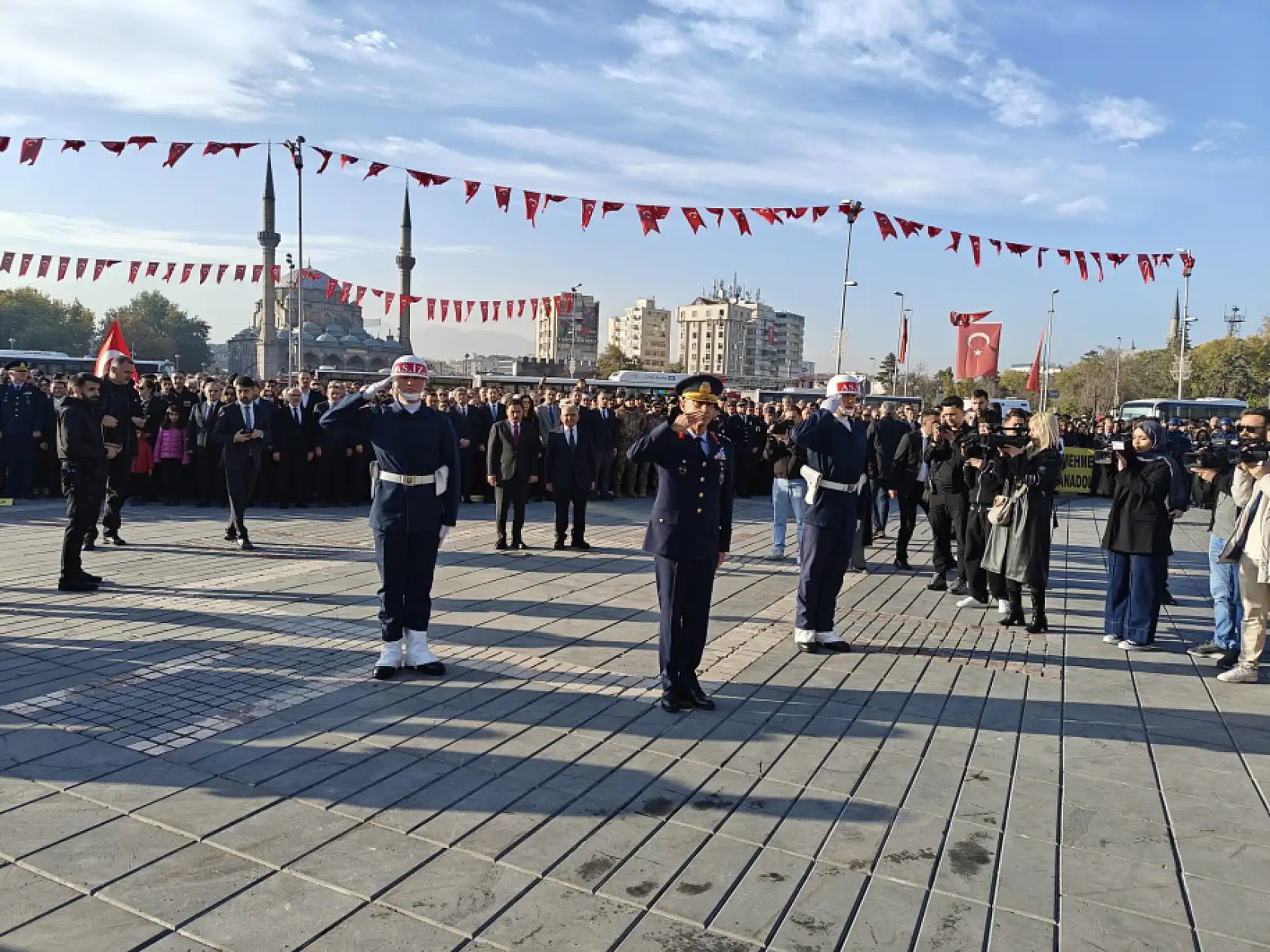 Kayseri'de Mustafa Kemal Atatürk saygıyla anıldı!
