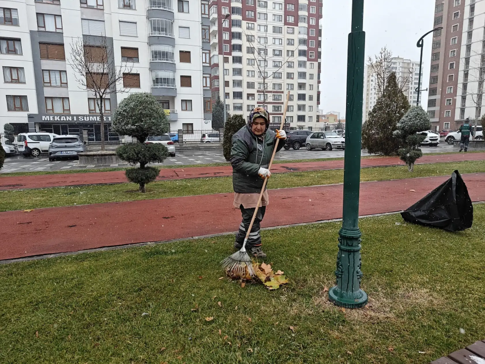 Kocasinan'da parklara kadın eli değiyor