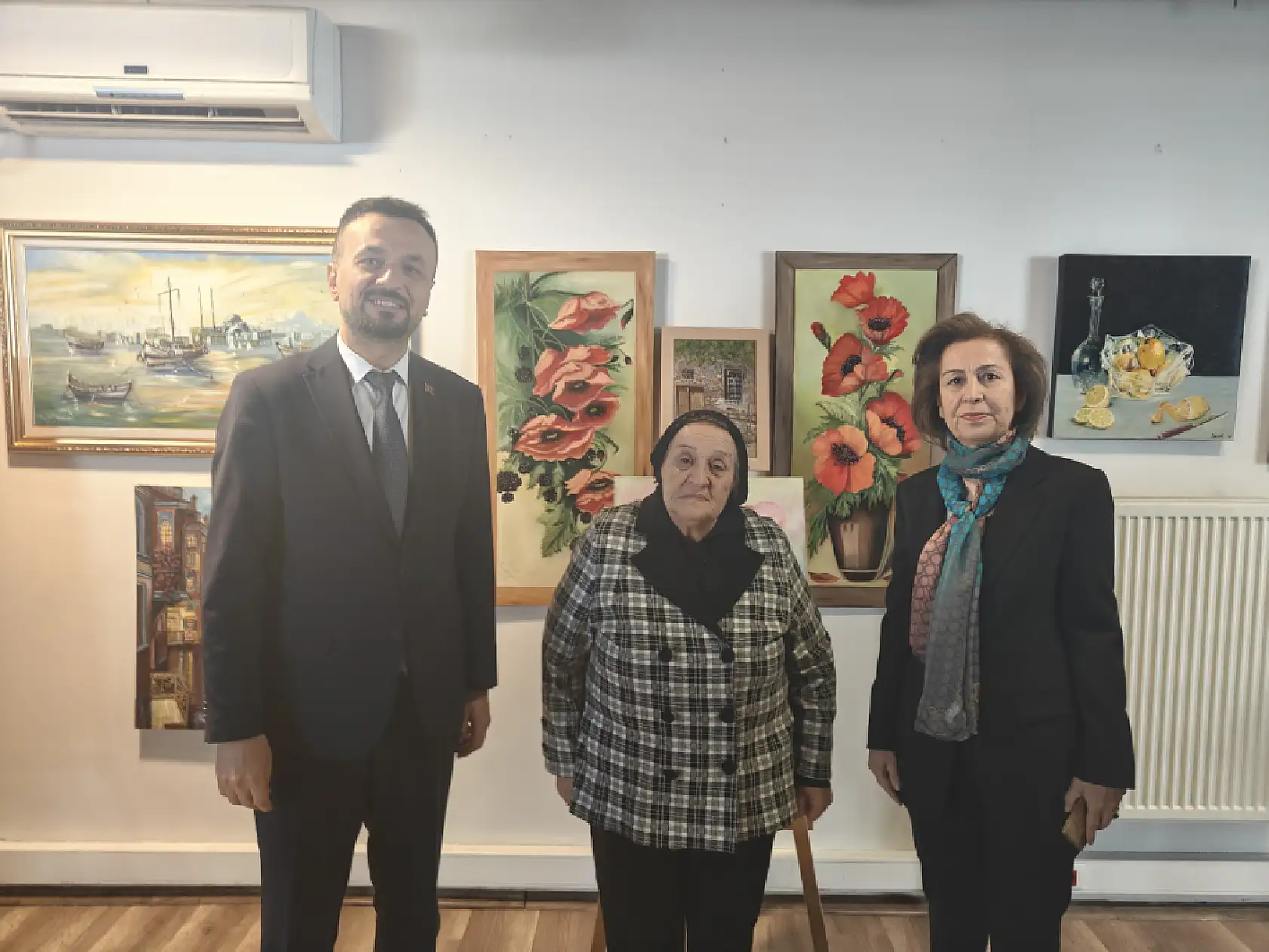 Kayseri'de 80 yaşındaki kadın 25 yıllık sanat sevgisini sürdürüyor