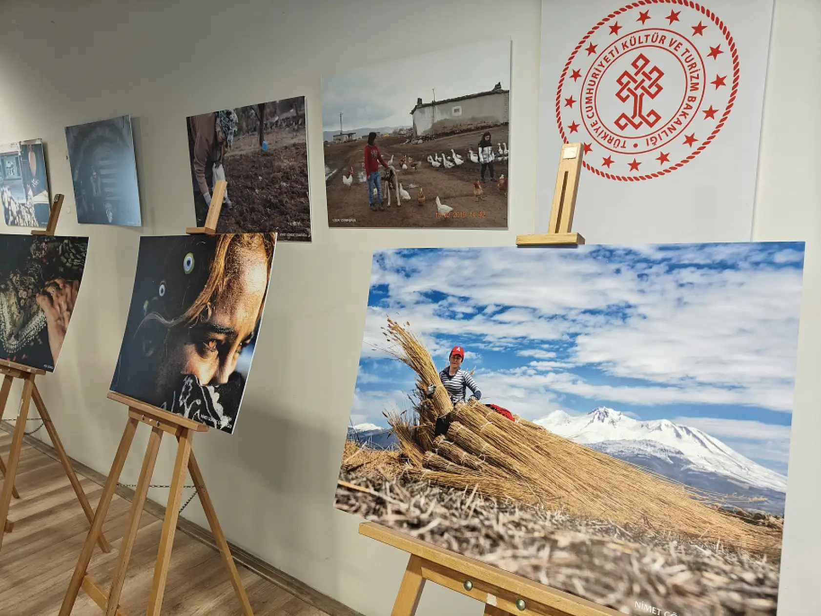 Kayseri'de 80 yaşındaki kadın 25 yıllık sanat sevgisini sürdürüyor