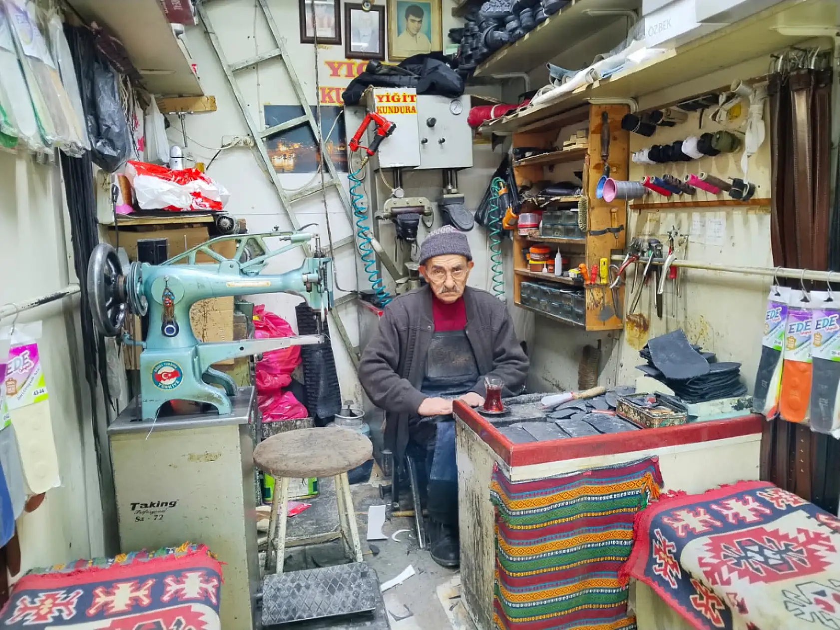 Kayseri'de kış ayakkabı tamirinde yoğunluk başladı