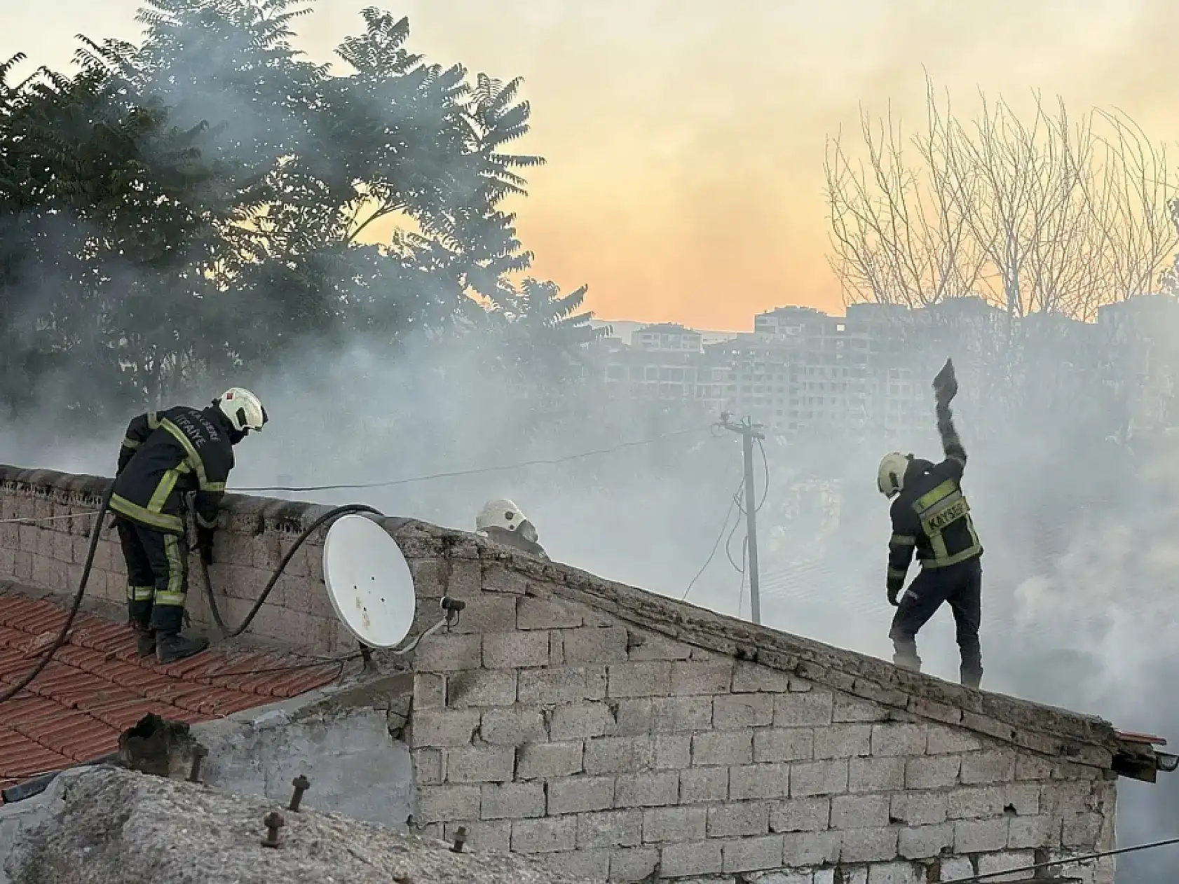 Kayseri'den kısa kısa: 3 ayrı yangın, Esnaf ziyareti, Erbakan, Kayserispor…