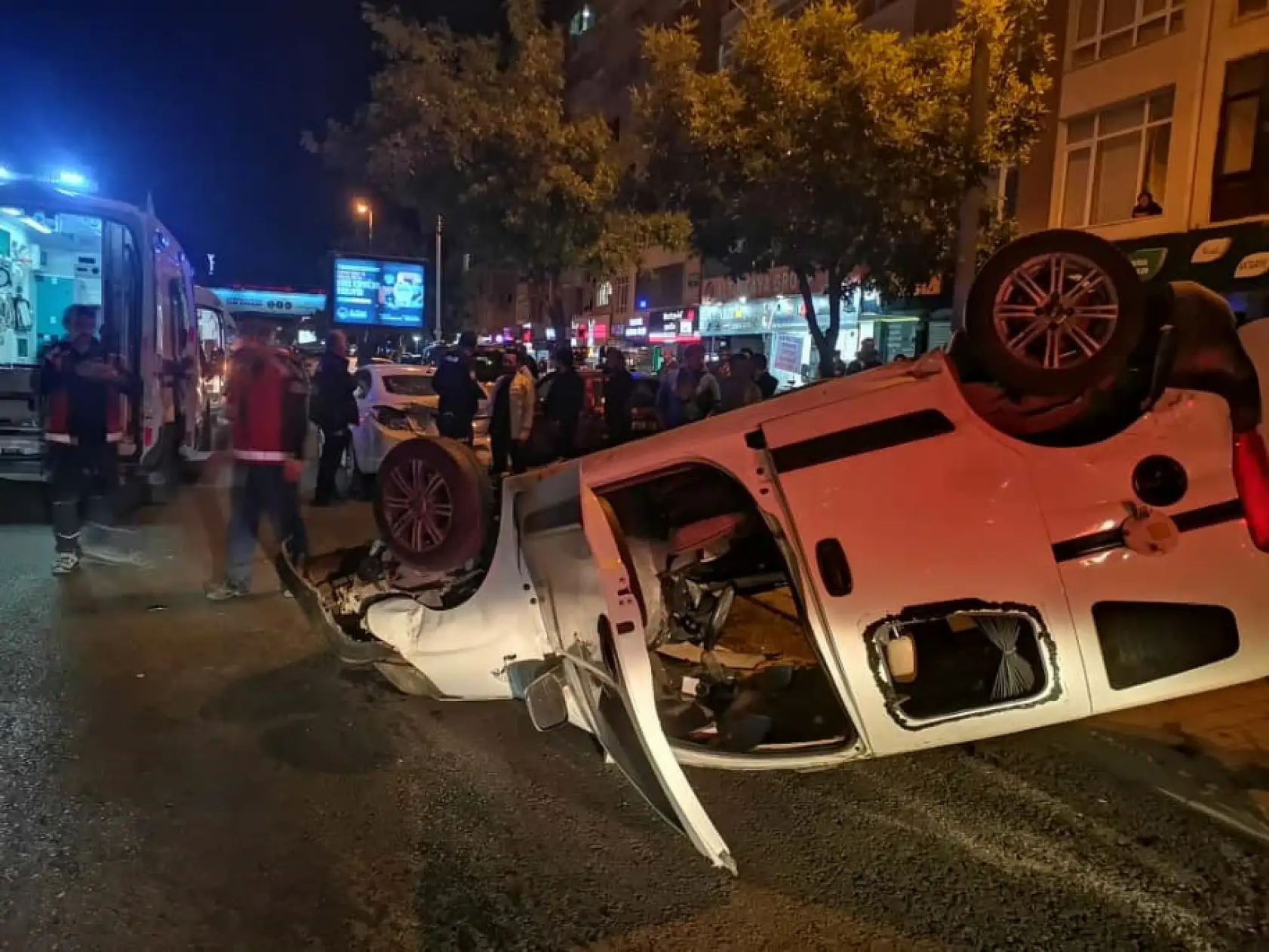 Kayseri'de feci kaza: Araç takla attı, ortalık karıştı! Yaralılar var