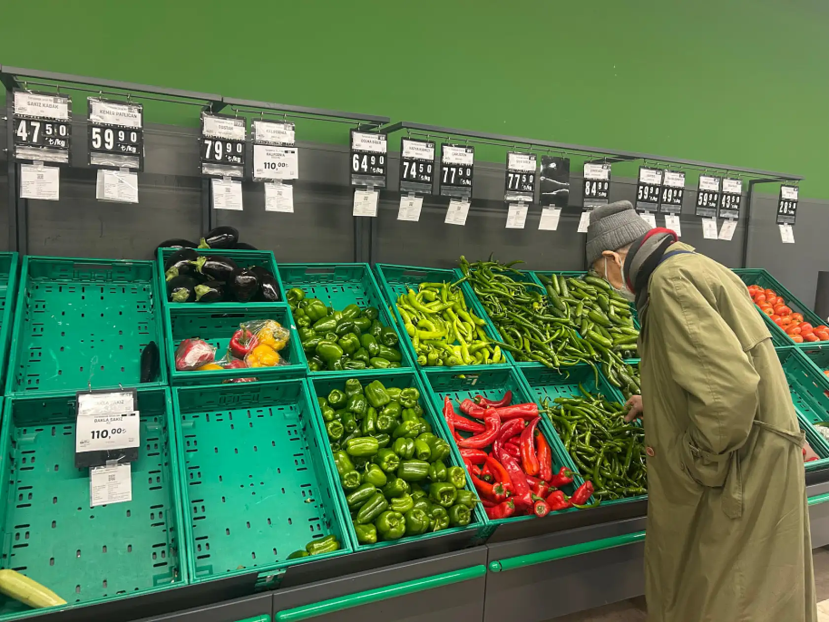 Kayseri'de yılın ilk mahsulleri kapış kapış gitti: Kilosu 75 TL'den başladı, 50 TL'ye kadar düştü!