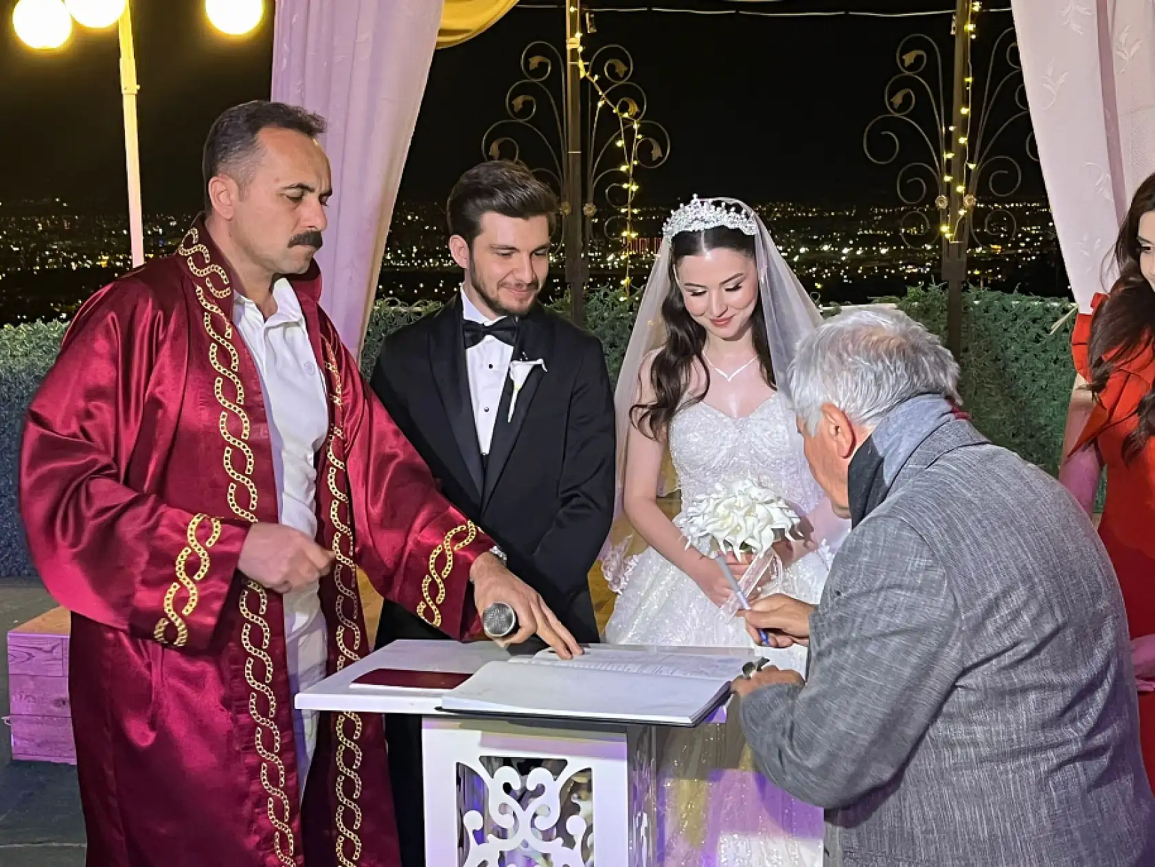 Murat ve Açıkgöz ailelerinin mutlu günü!