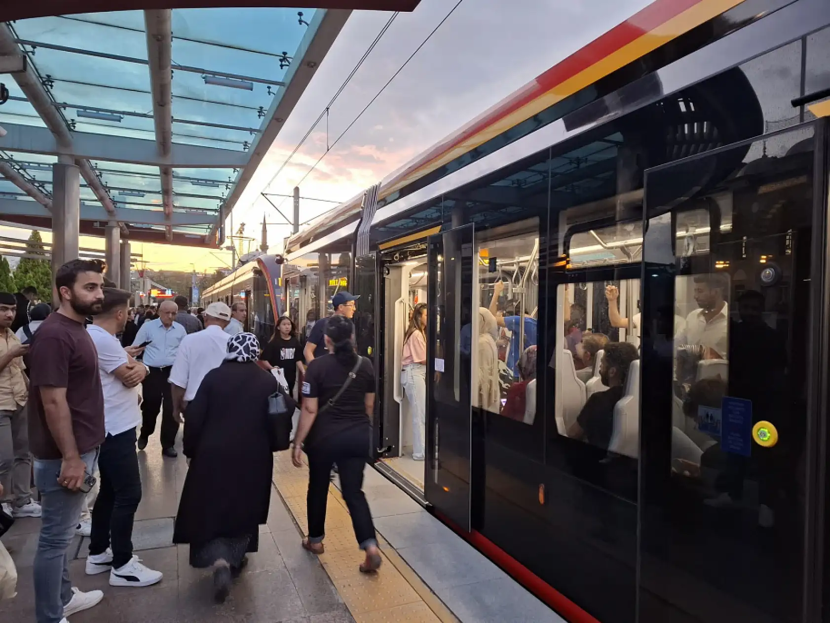 Toplu taşımalarda yeni dönem: Yüz tanıma sistemi geliyor!