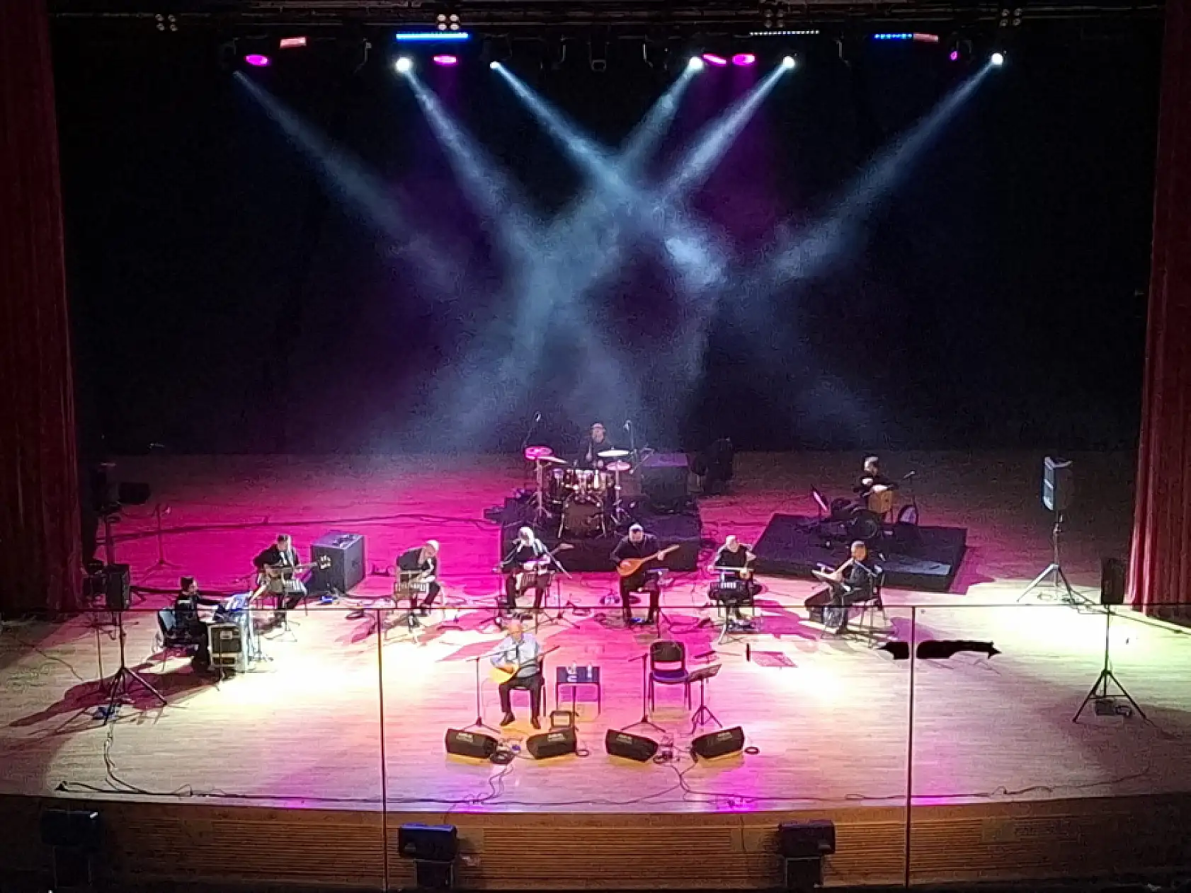 Kayseri'de o iki sanatçının konserine yoğun ilgi-Boş yer kalmadı!