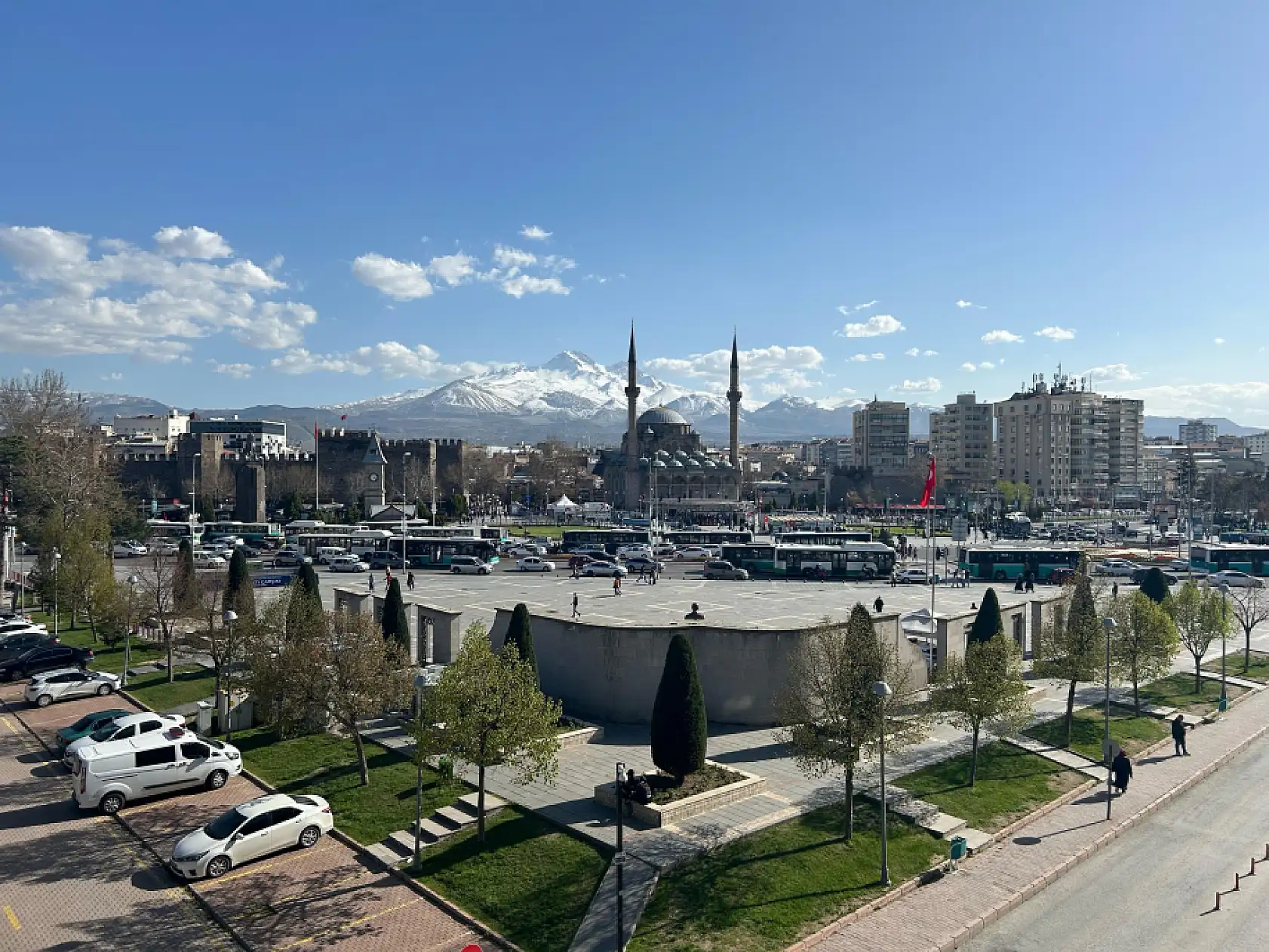 Kayseri'den kısa kısa gelişmeler (20 Nisan)- Açılış, ekonomi, ehliyet affı, vefat, yıldırım....