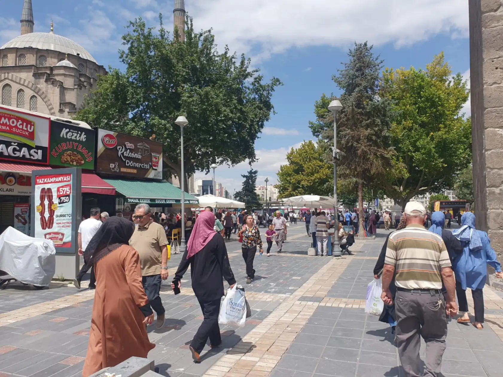 Kilosu 9 TL'ye düştü: Kayserililer tezgahlara hücum etti!