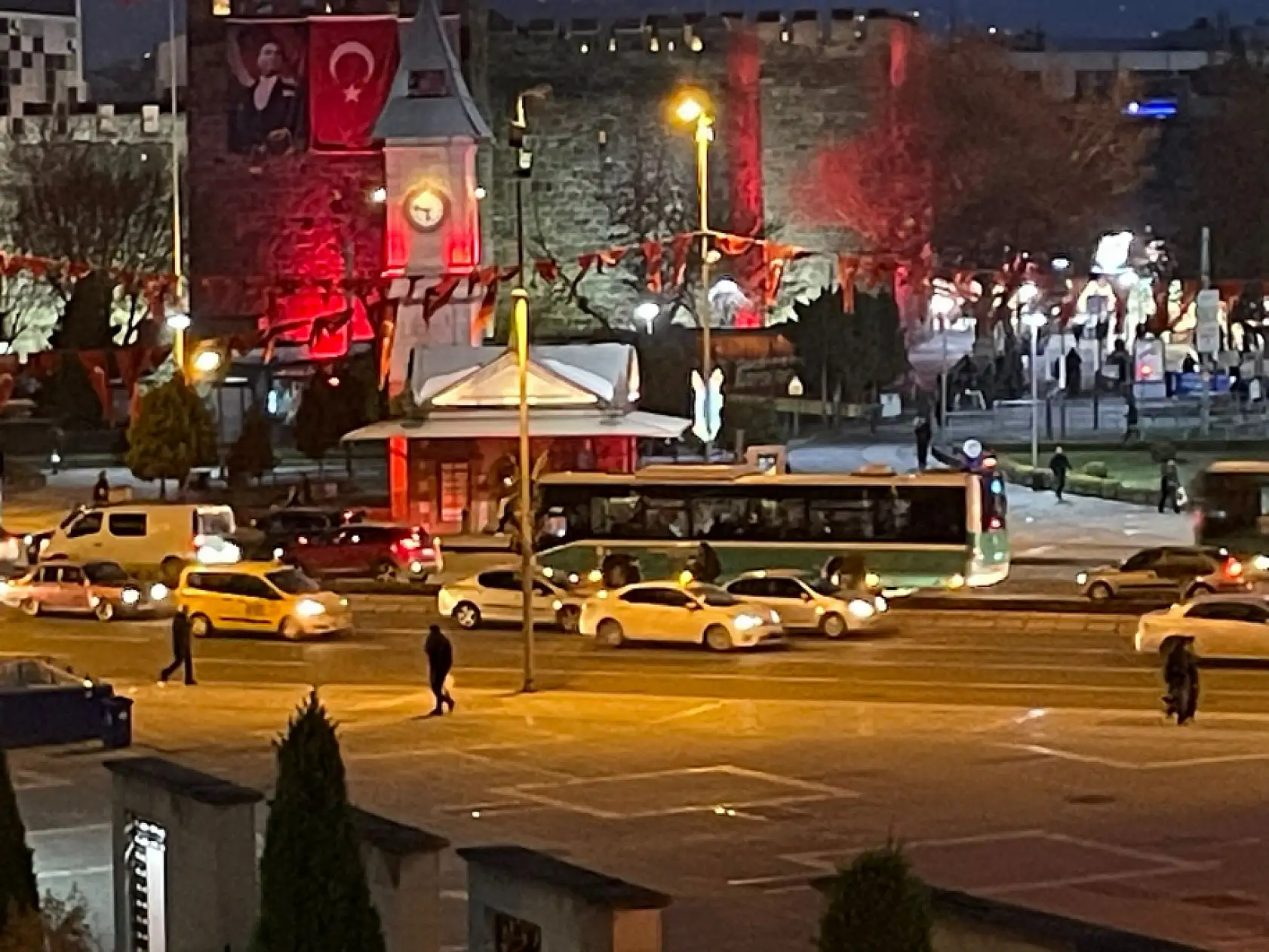 Cumhuriyet Meydan'ında trafik kazası!
