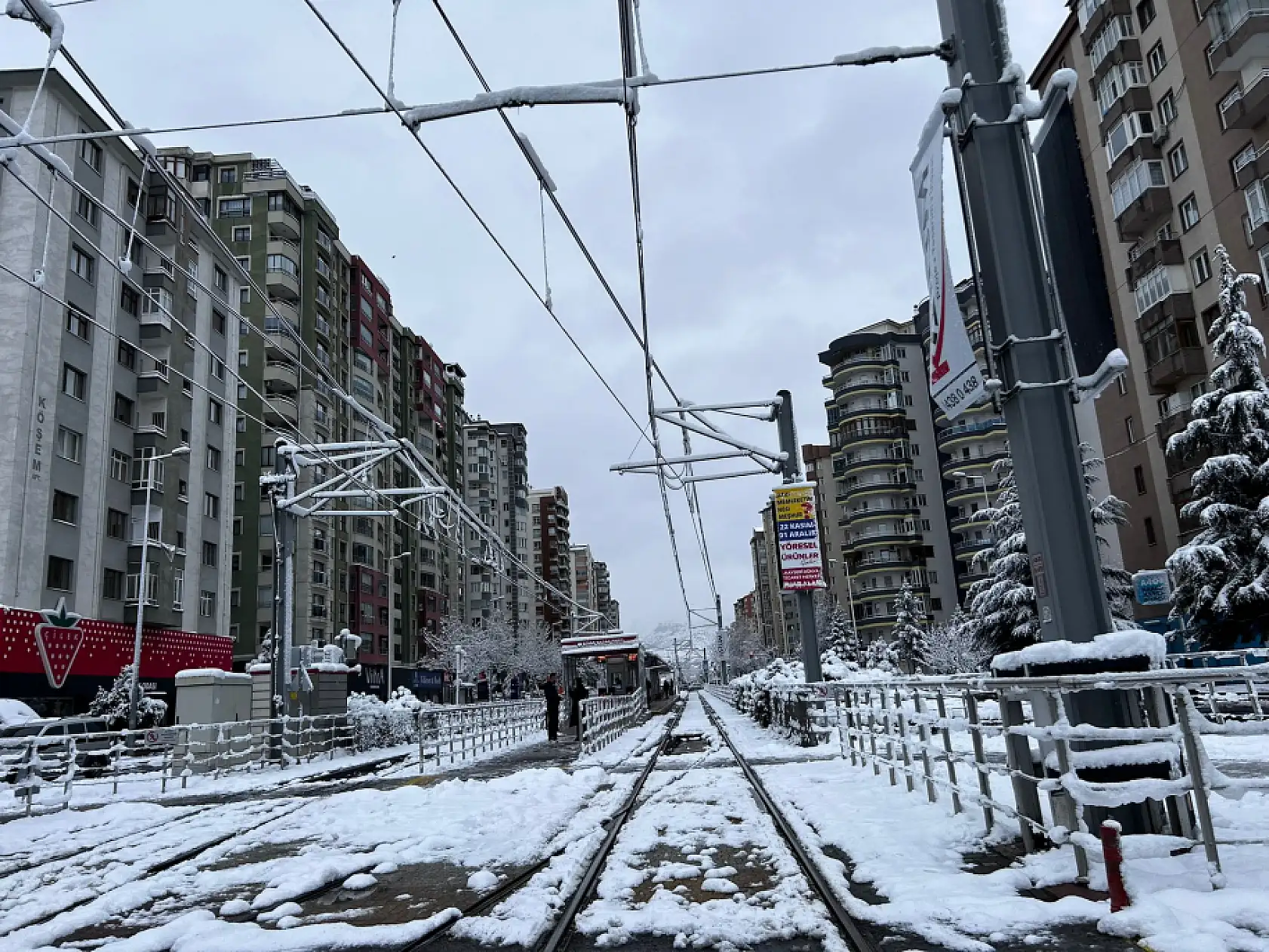 Kayseri'nin o ilçesinde kar erimiyor!