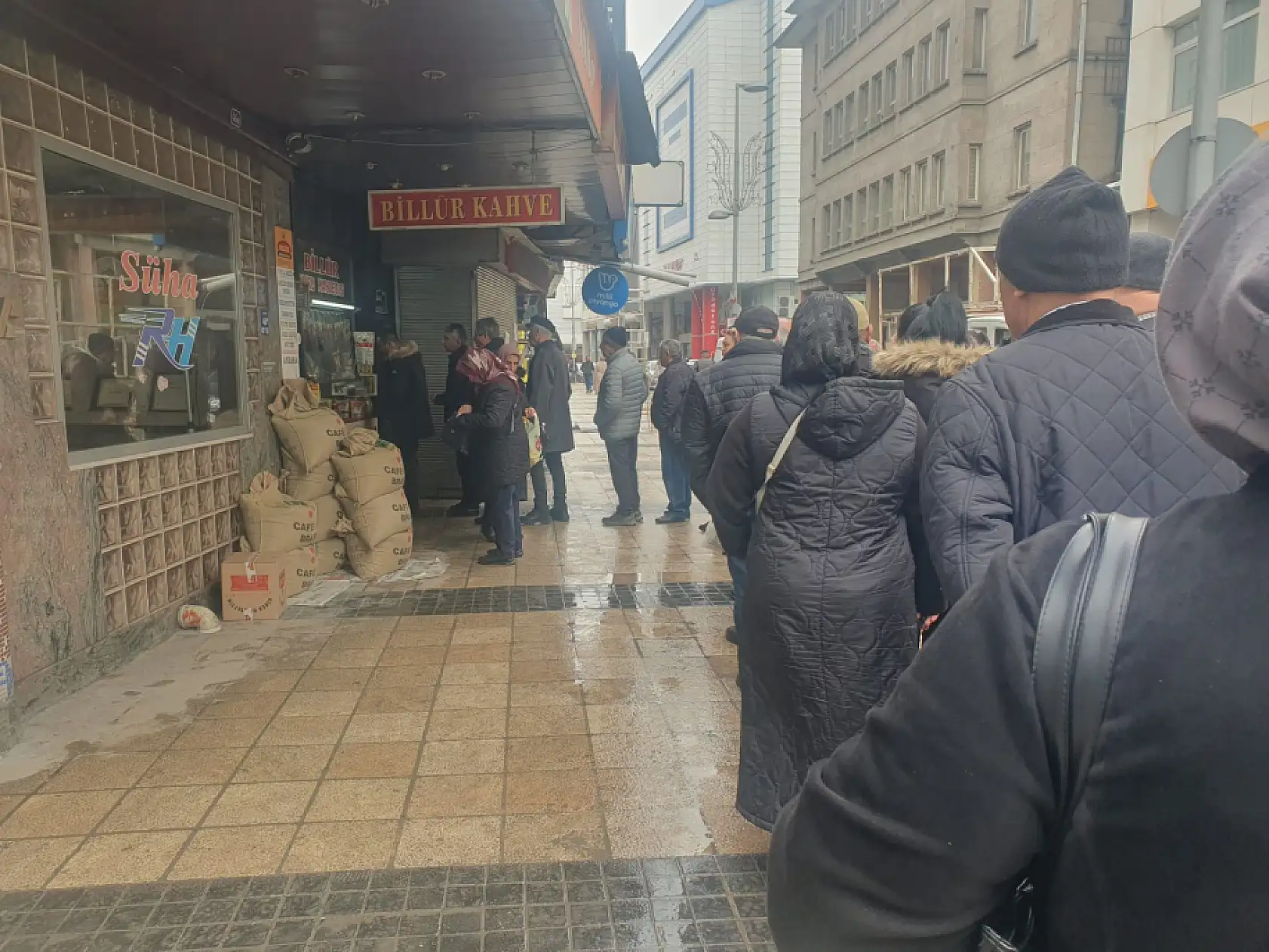 Kayseri'deki o dükkânda kuyruk hiç bitmiyor - Ünlü marka iddialı: Tekrar bize geleceksiniz!