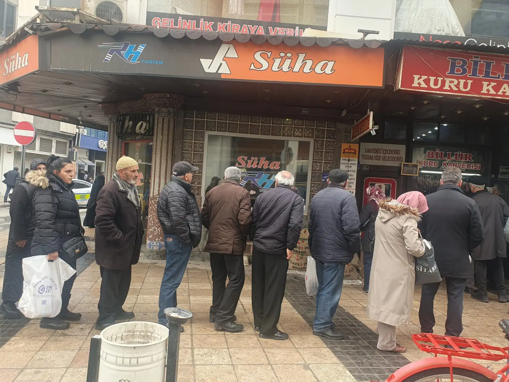 Kayseri'deki o dükkânda kuyruk hiç bitmiyor - Ünlü marka iddialı: Tekrar bize geleceksiniz!