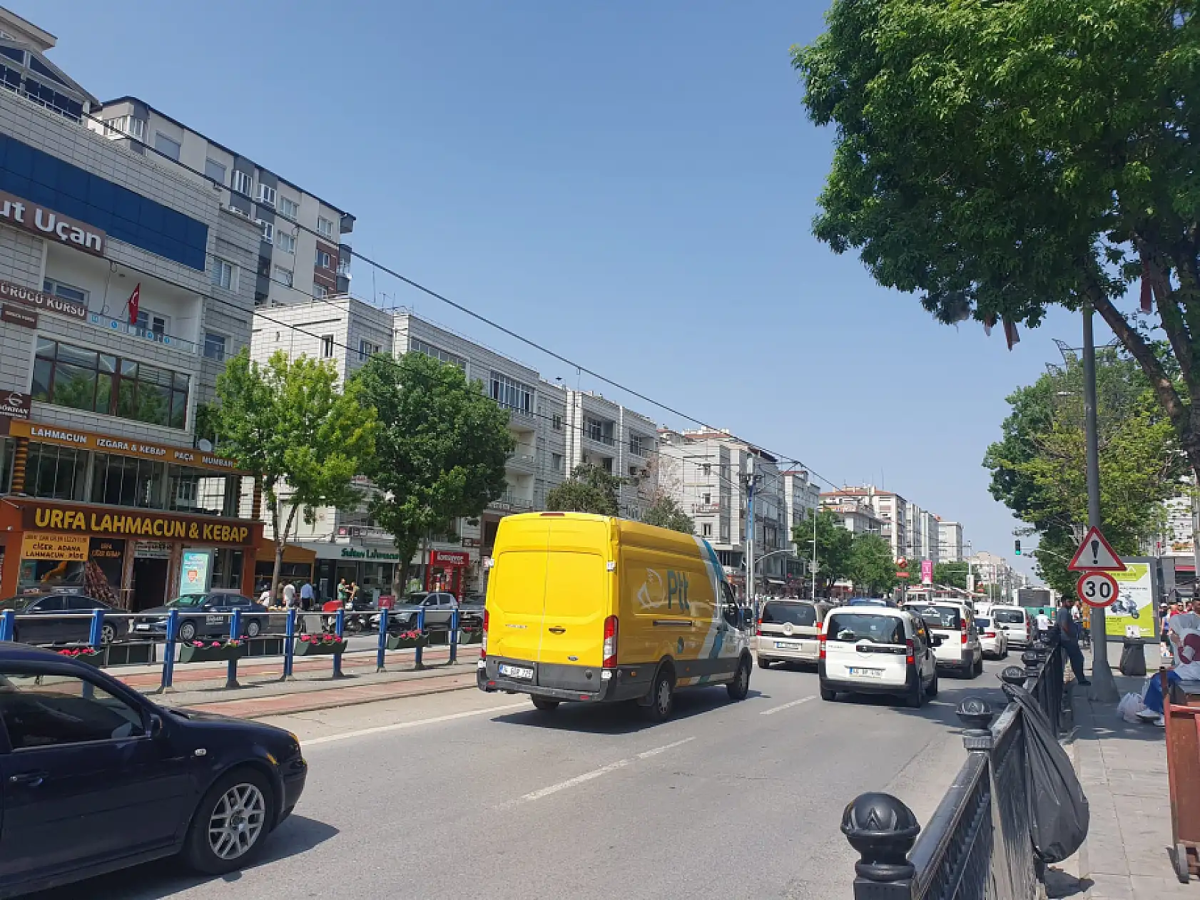 Kayseri tıklım tıklım… İşte bayram öncesi şehrin nabzını gösteren kareler!