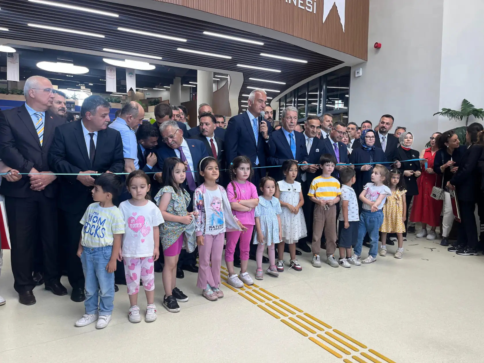 Millet Bahçesi'nde merak edilen üçgen bina açıldı!