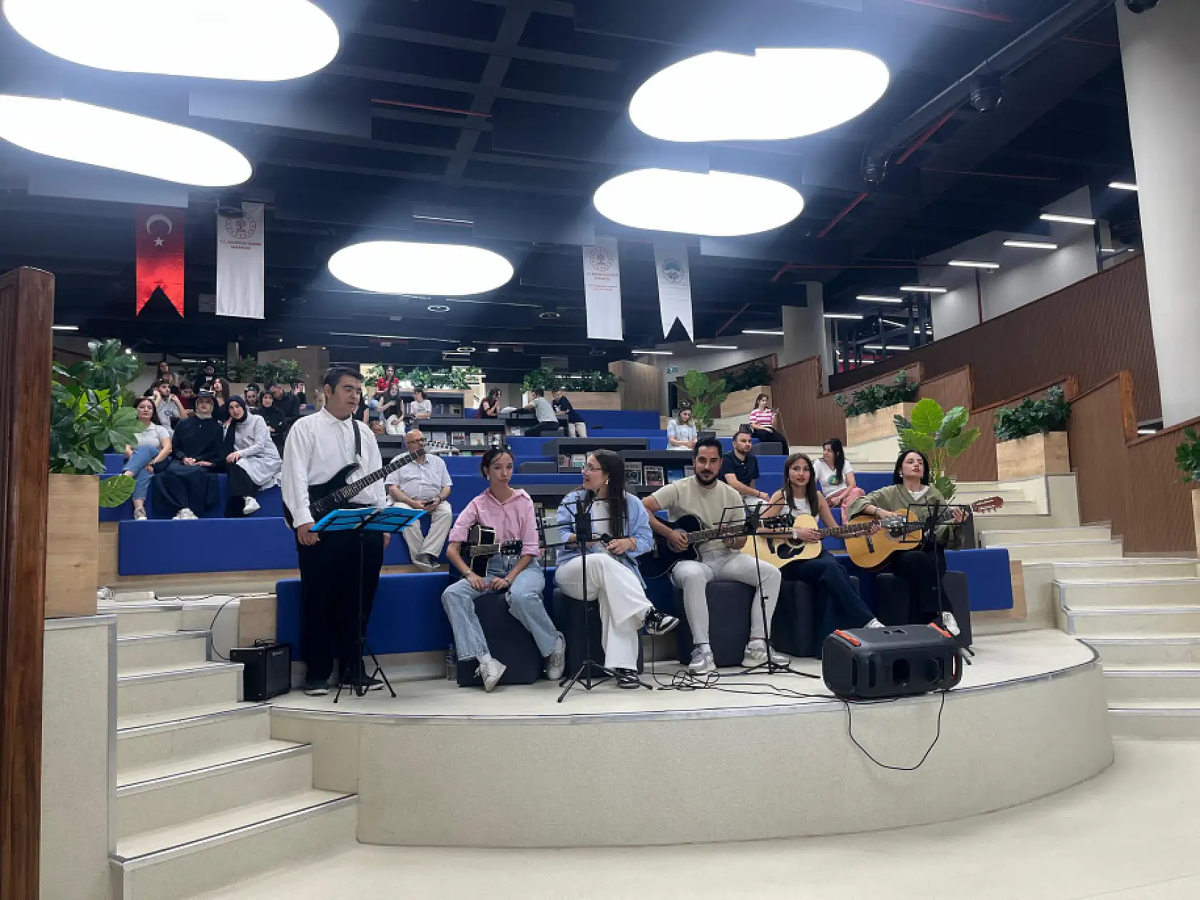 Millet Bahçesi'nde merak edilen üçgen bina açıldı!