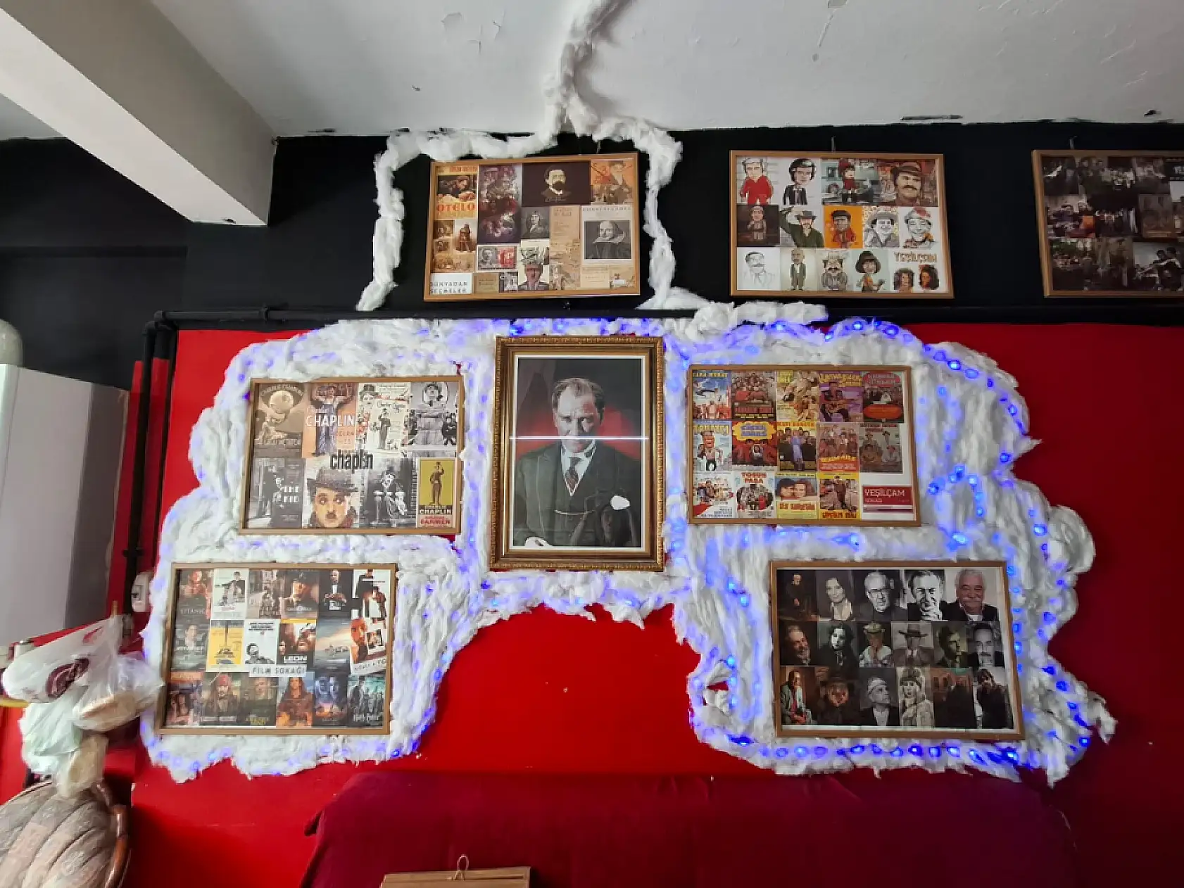 Bir parkta bağırarak başladılar, şimdi alkışlarla devam ediyorlar!