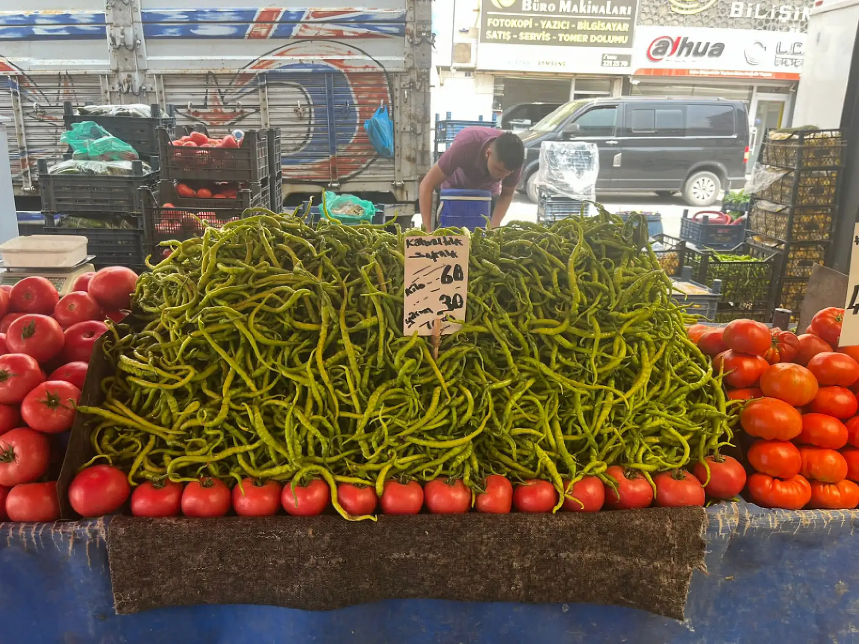 Kayseri'de kışlık telaşı fiyat duvarına çarptı: Semt pazarı el yakıyor!
