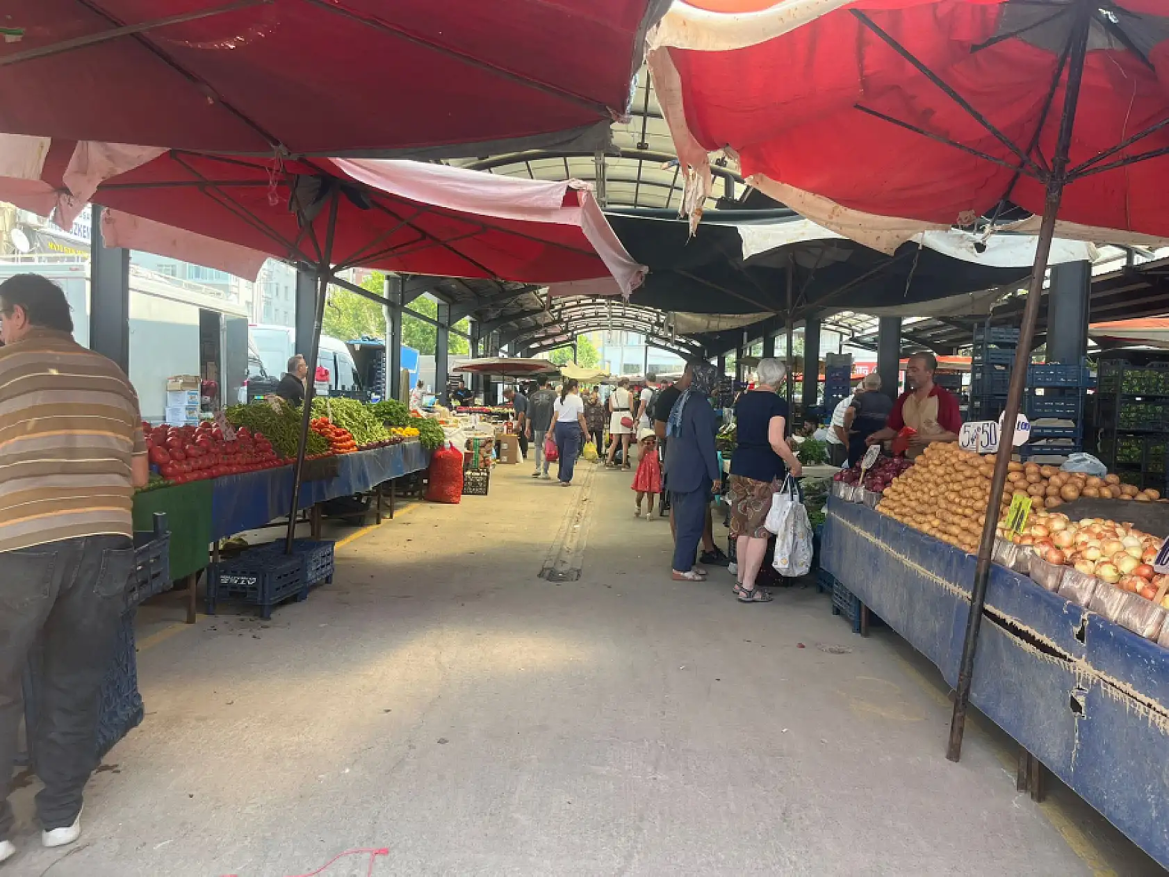 Kayseri'de kışlık telaşı fiyat duvarına çarptı: Semt pazarı el yakıyor!