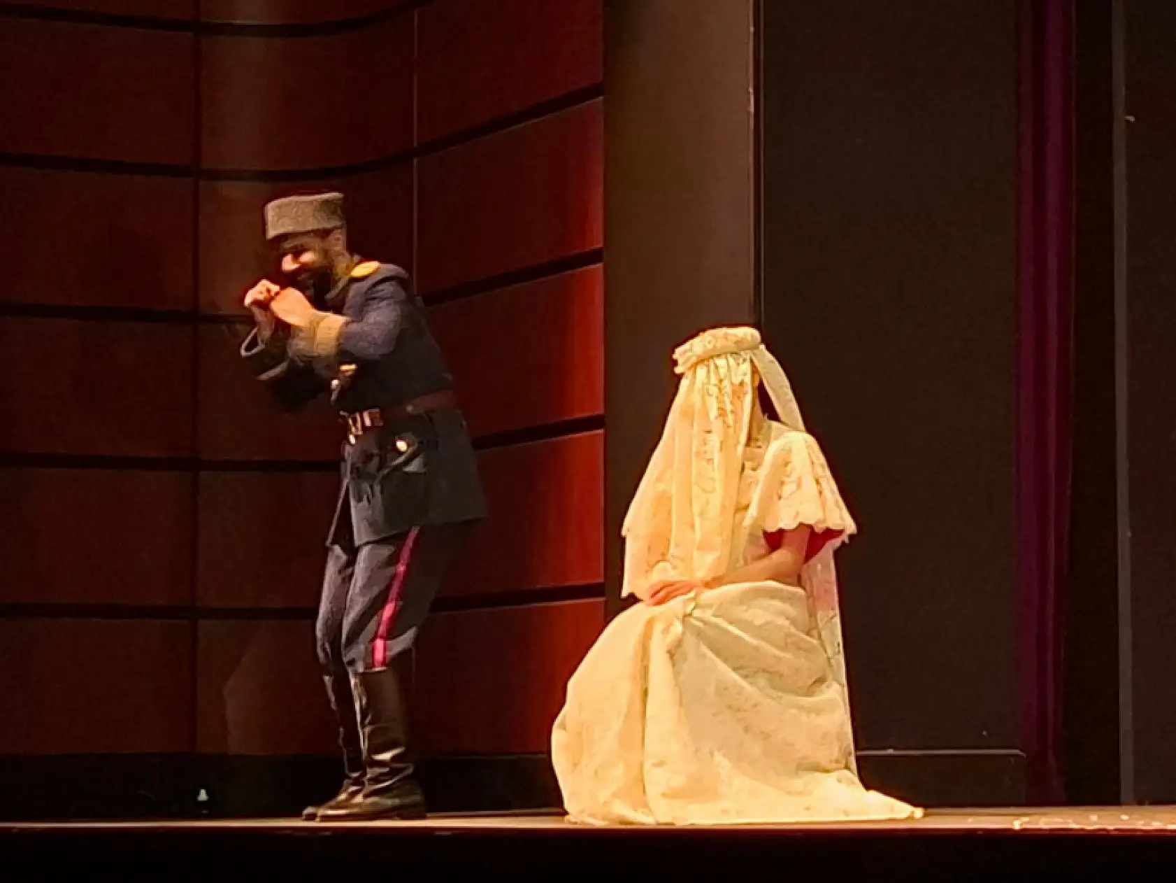 Kayseri'de ''Şekerpare'' fırtınası: Kahkahalar, alkışlar ve görsel şölen bir arada!