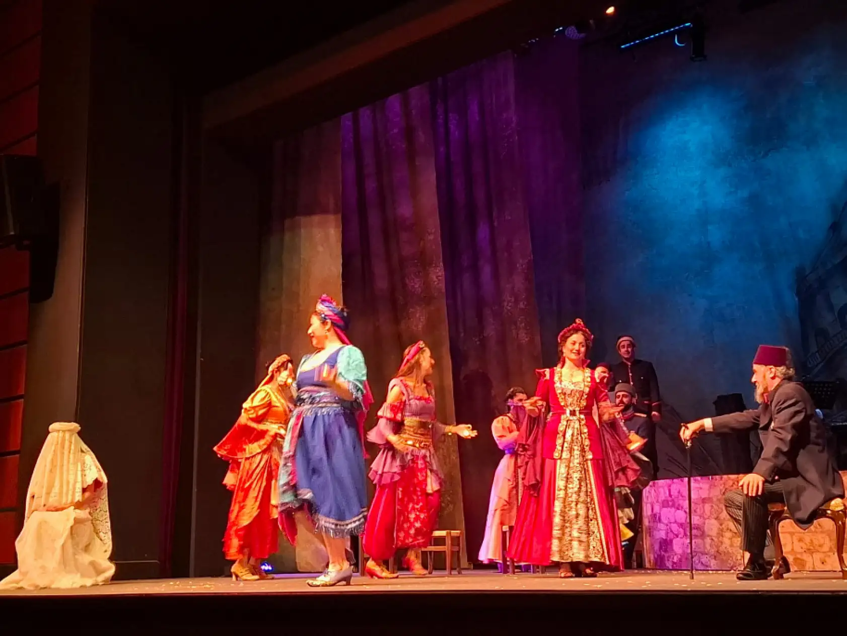 Kayseri'de ''Şekerpare'' fırtınası: Kahkahalar, alkışlar ve görsel şölen bir arada!