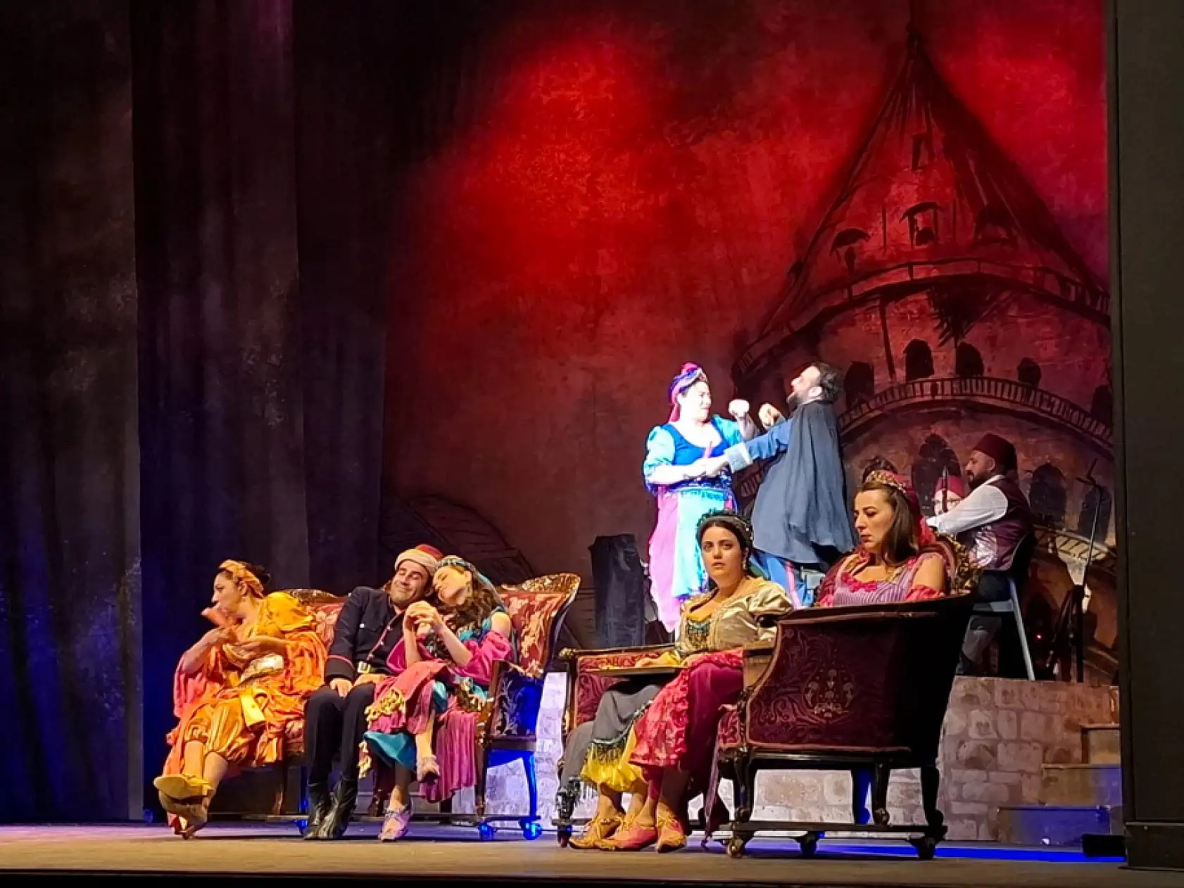 Kayseri'de ''Şekerpare'' fırtınası: Kahkahalar, alkışlar ve görsel şölen bir arada!