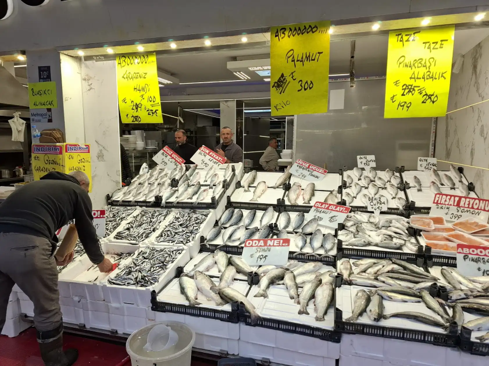 Tezgâhlarda kış bereketi: Fiyatlar dikkat çekiyor