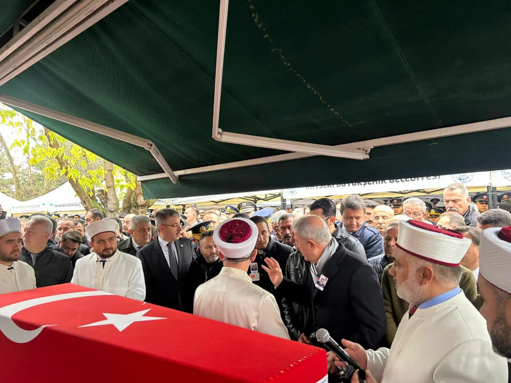 Kayseri şehidini uğurluyor… Yürek yakan veda…