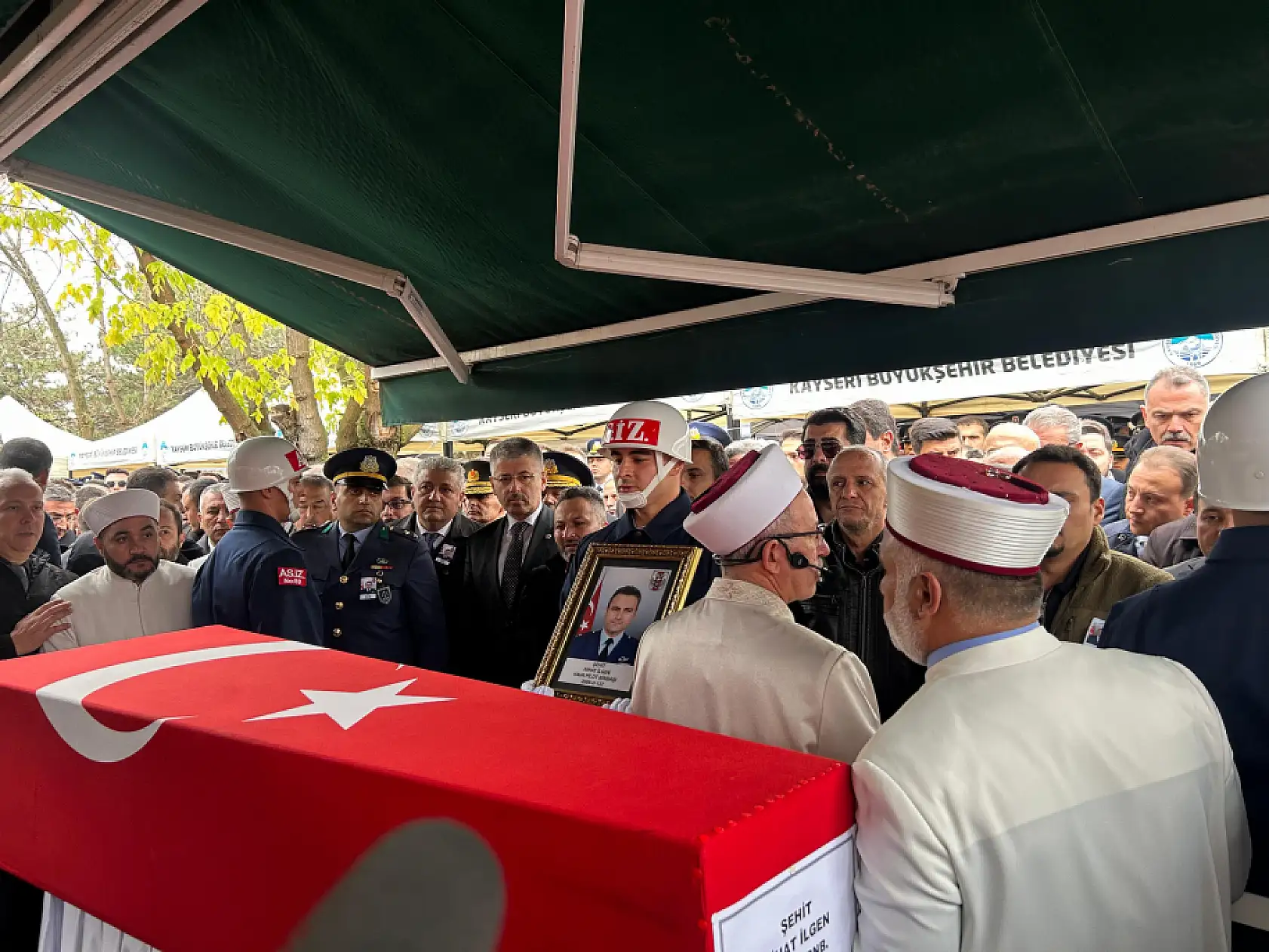 Kayseri şehidini uğurluyor… Yürek yakan veda…