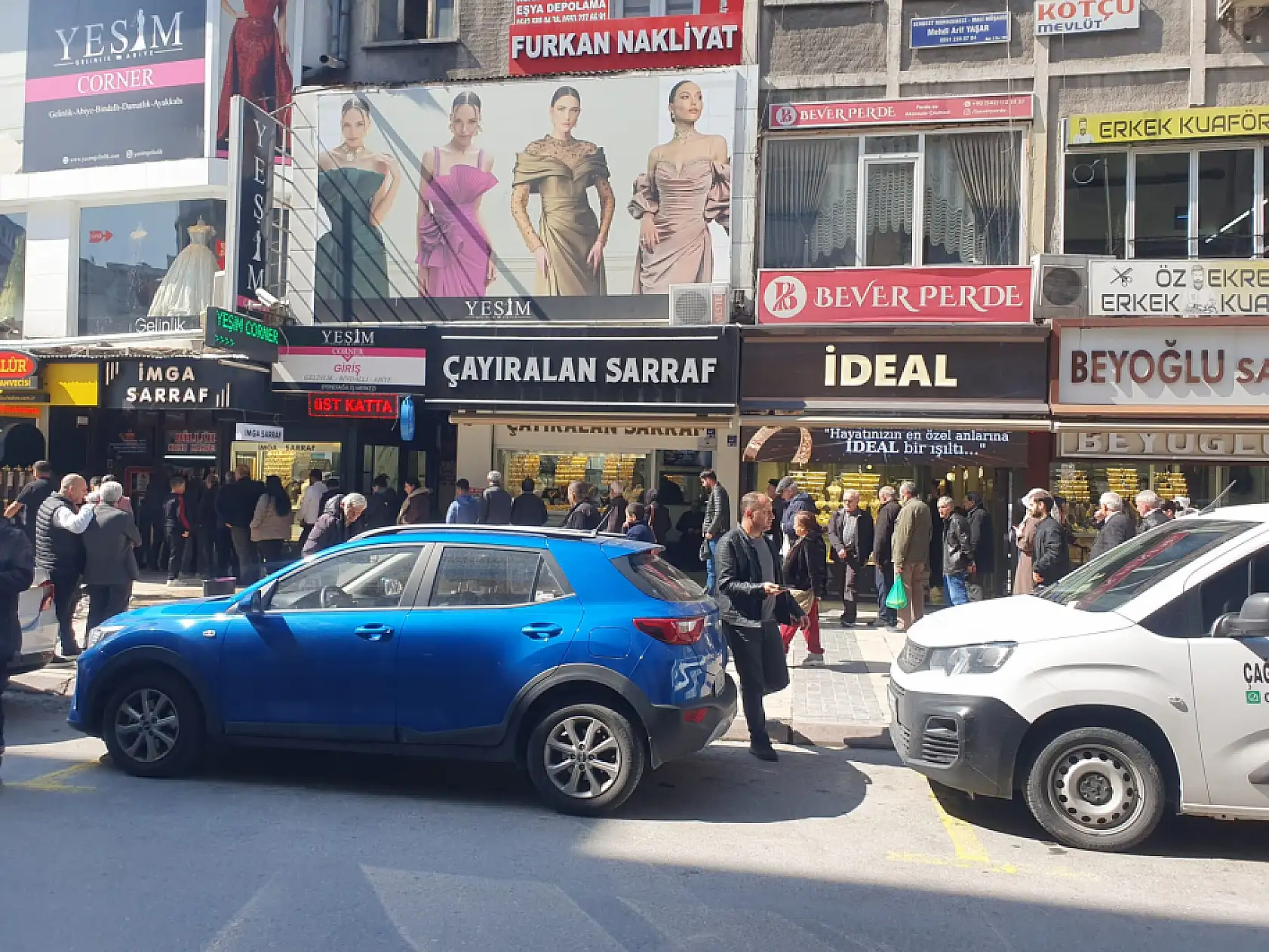 Kayseri'de manzara yine aynı: Bütün kuyruklar biter, bu kuyruk bitmez!