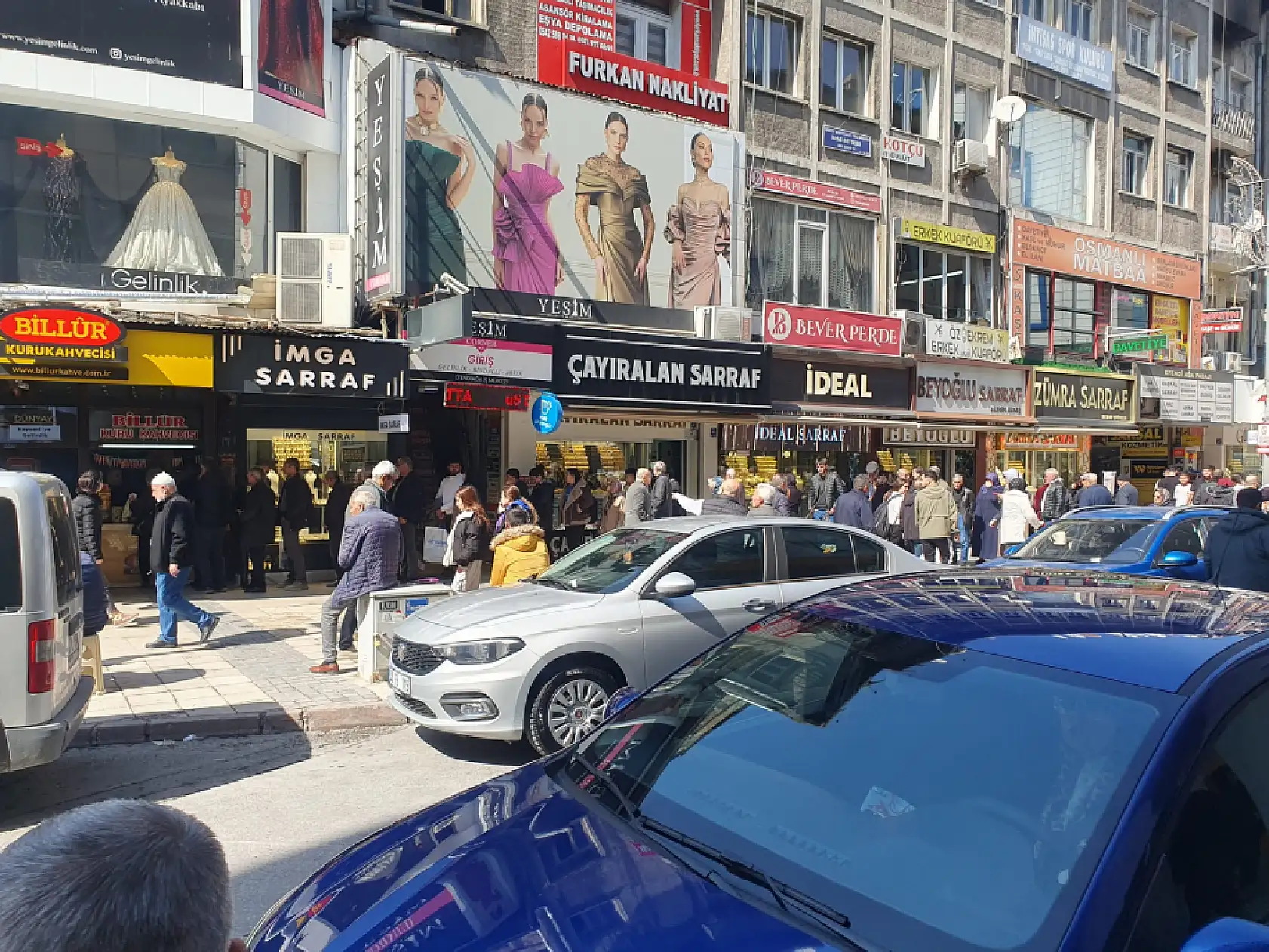 Kayseri'de manzara yine aynı: Bütün kuyruklar biter, bu kuyruk bitmez!
