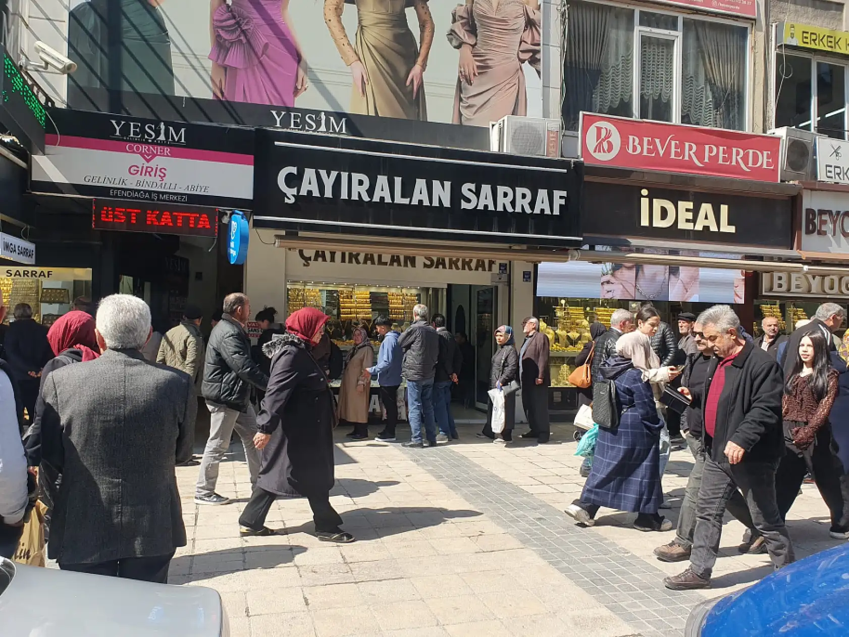 Kayseri'de manzara yine aynı: Bütün kuyruklar biter, bu kuyruk bitmez!