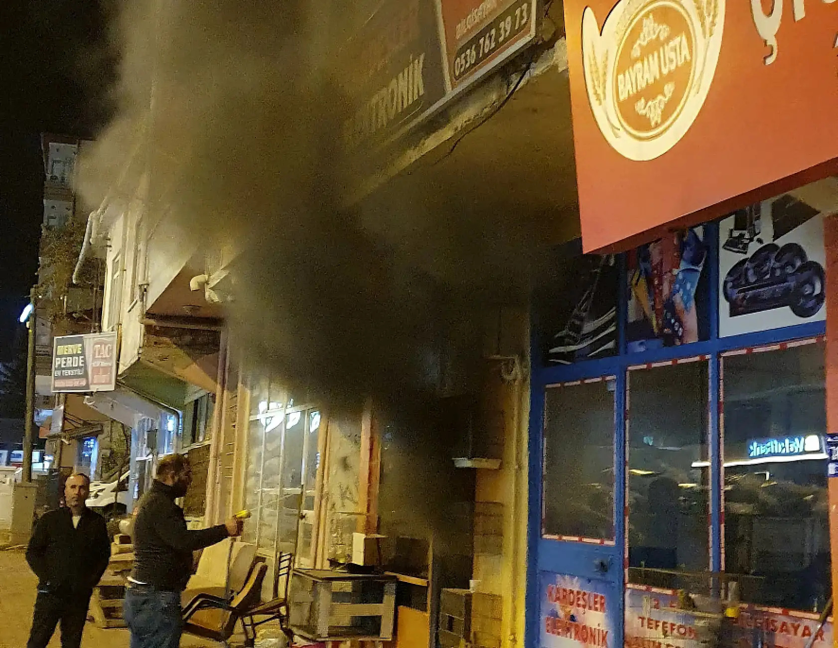 Kayseri'de hayvanlarını yangından kurtarmak isterken....