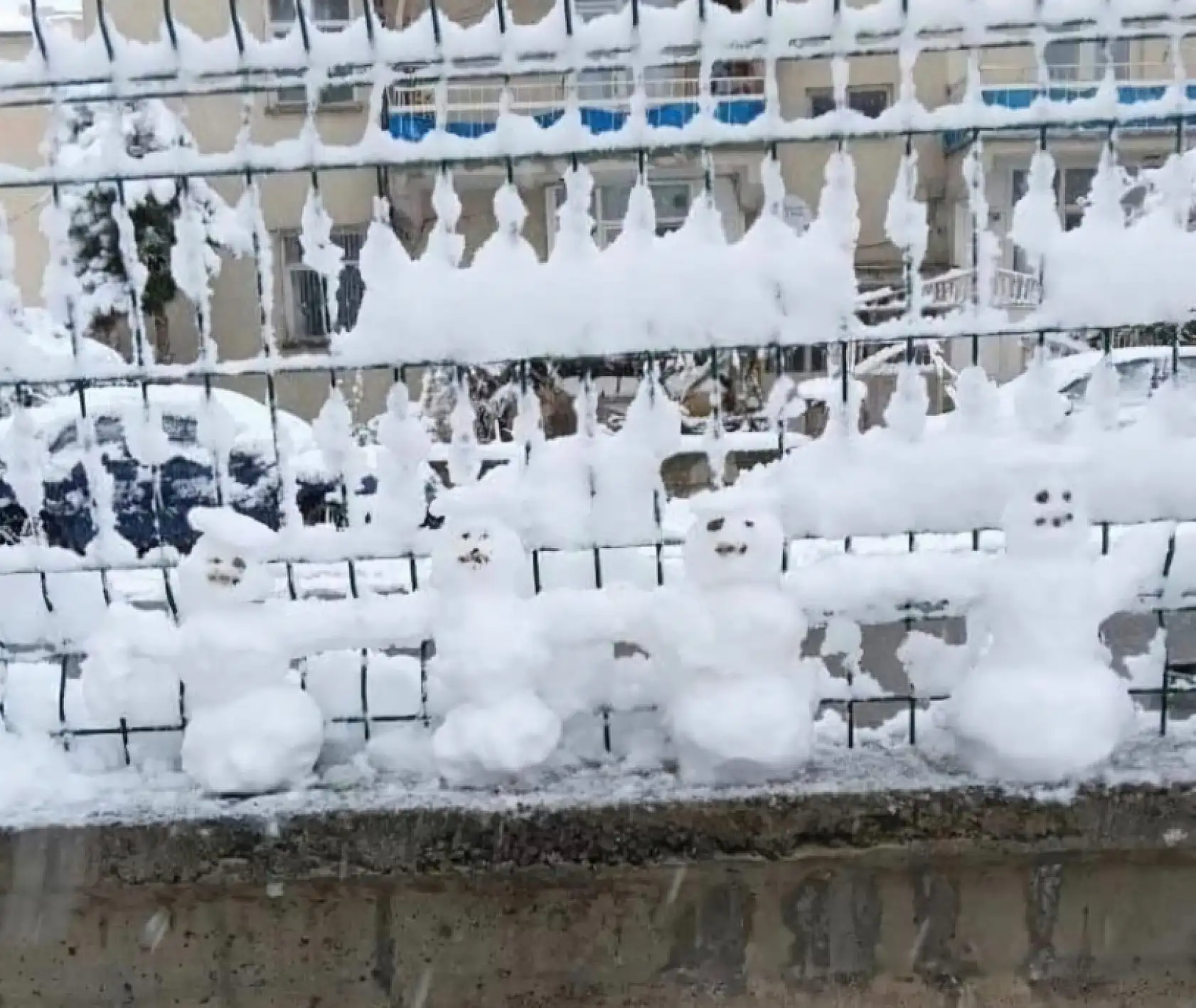 Kayserililerin objektifinden yaratıcılıklarını yansıtan kar manzaraları!