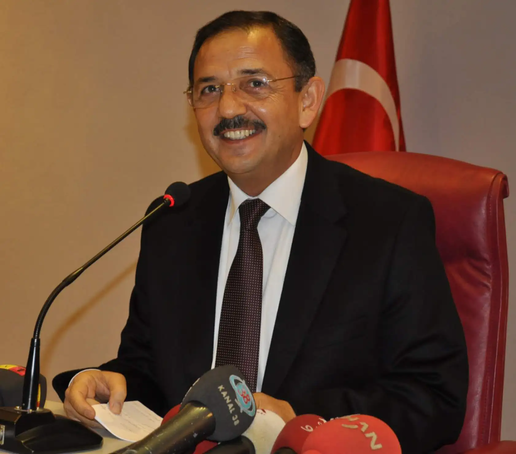 Mehmet Özhaseki siyasete geri mi dönüyor?