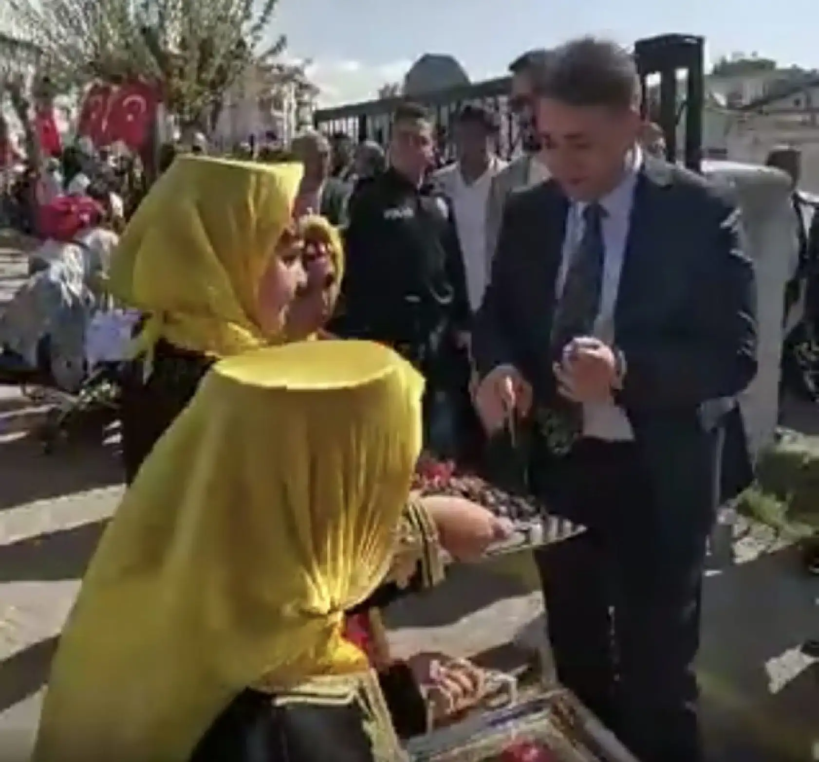 Minikler sahneye çıktı, Develi alkışlarla yankılandı!