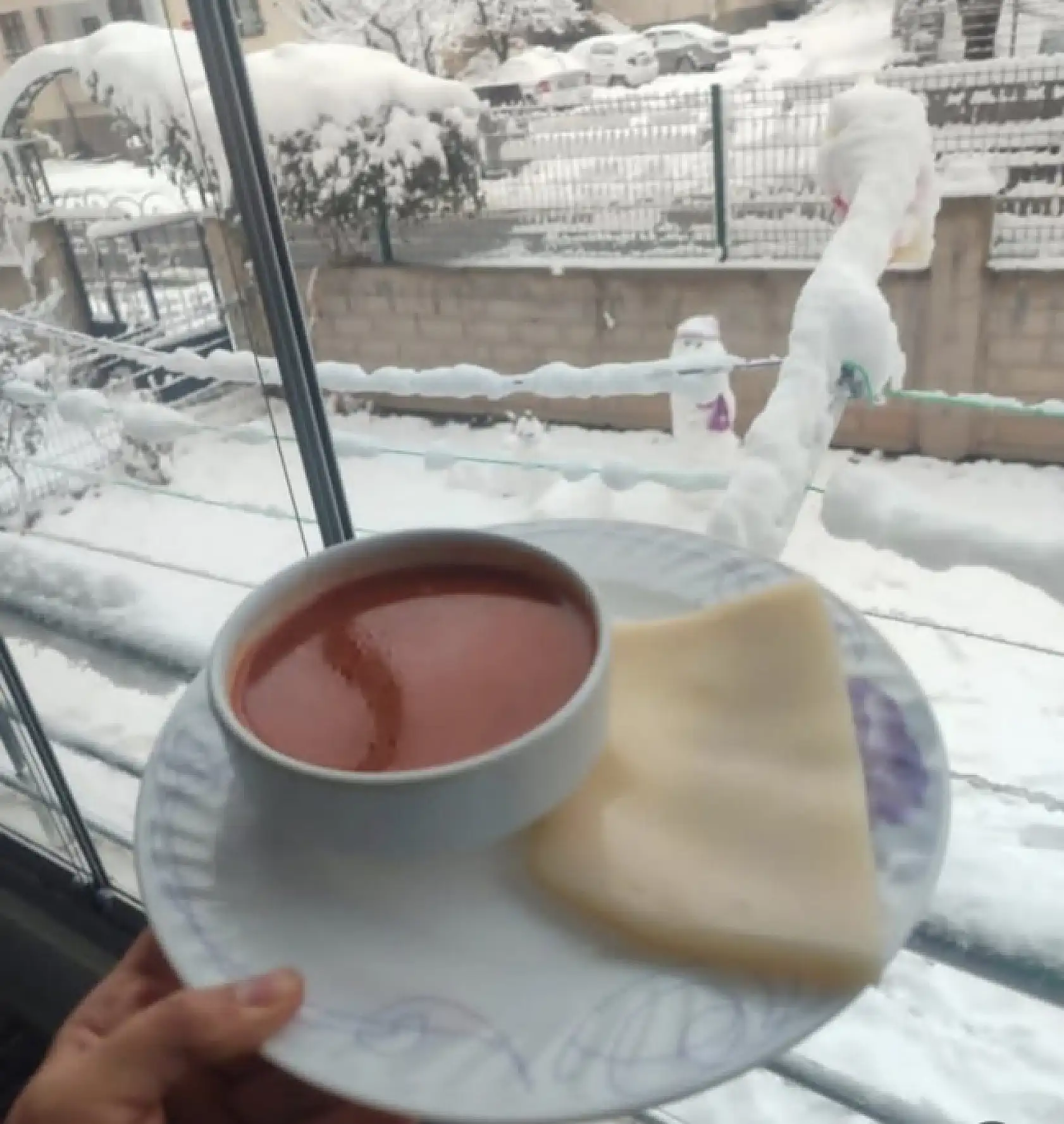 Kayserililerin objektifinden yaratıcılıklarını yansıtan kar manzaraları!