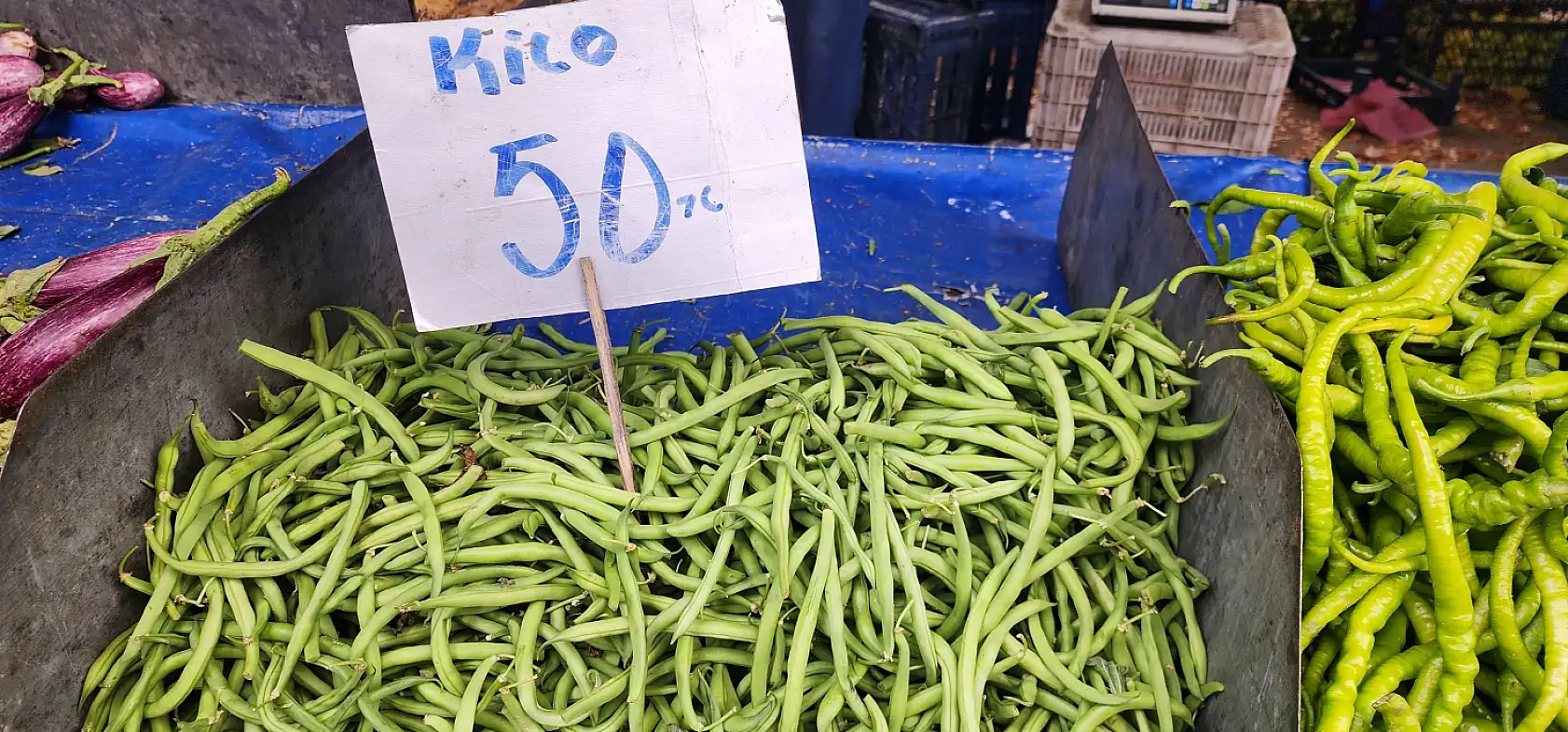 Kayseri'de yılın ilk mahsulleri kapış kapış gitti: Kilosu 75 TL'den başladı, 50 TL'ye kadar düştü!