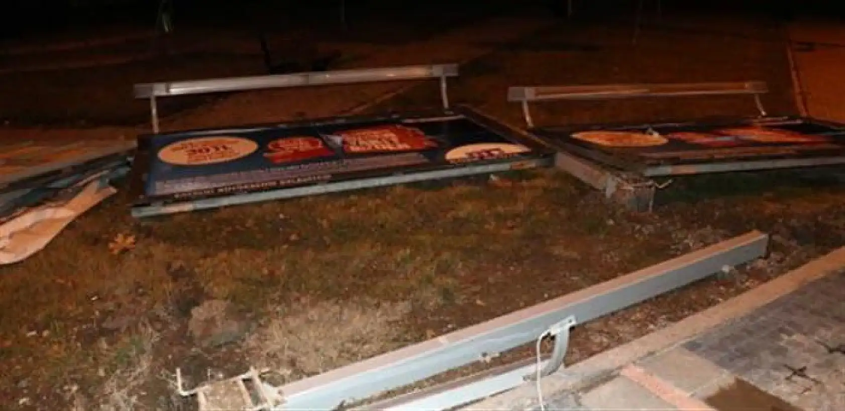 Kayseri'de şiddetli rüzgar taş üstünde taş bırakmadı