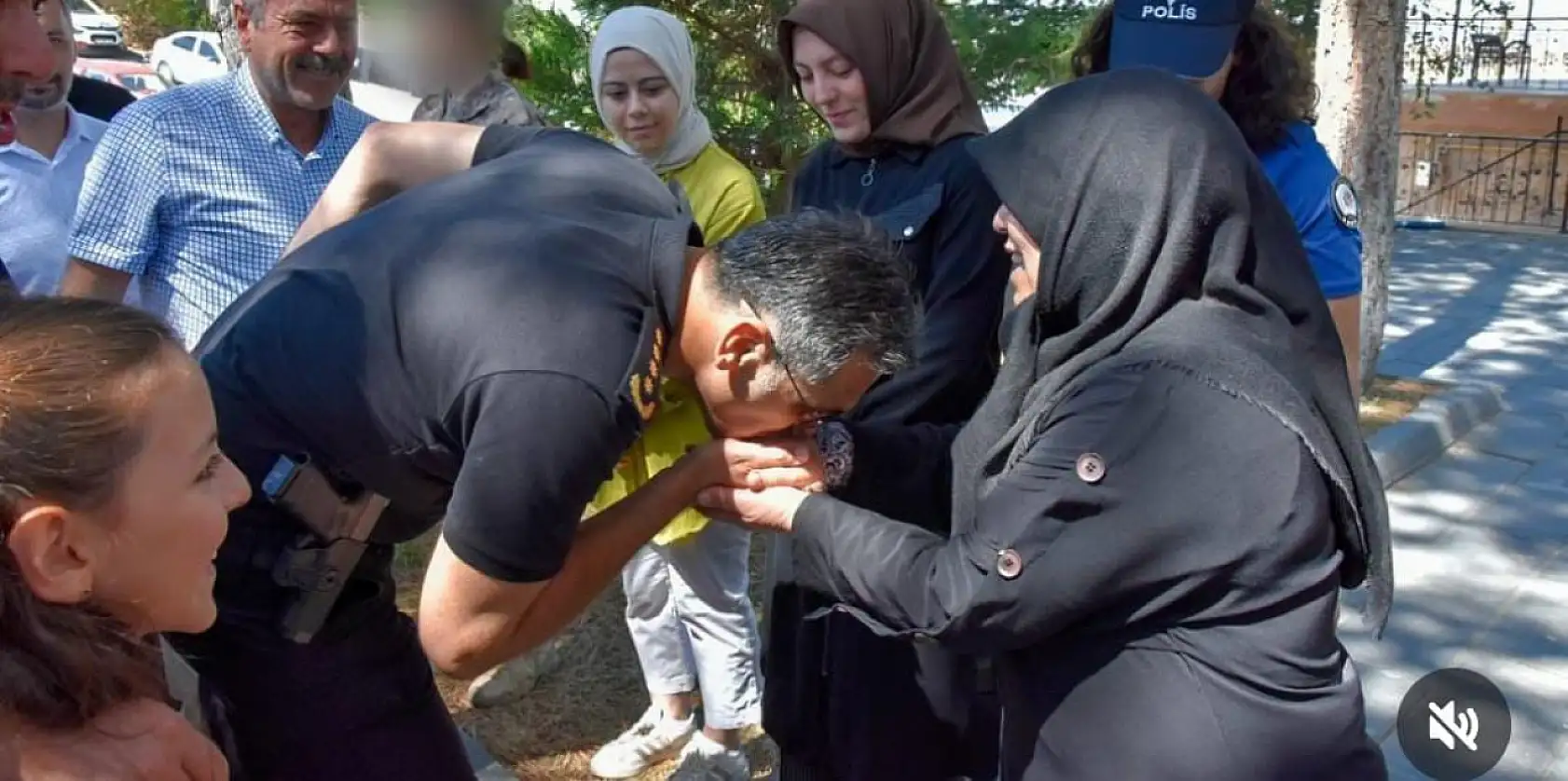 Atanur Aydın kimdir?