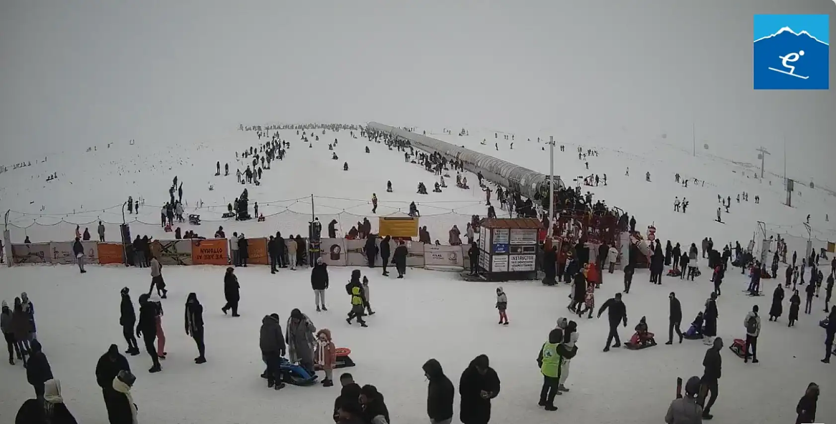 Erciyes'te iğne atsan yere düşmez, onbinlerce kişi akın etti!