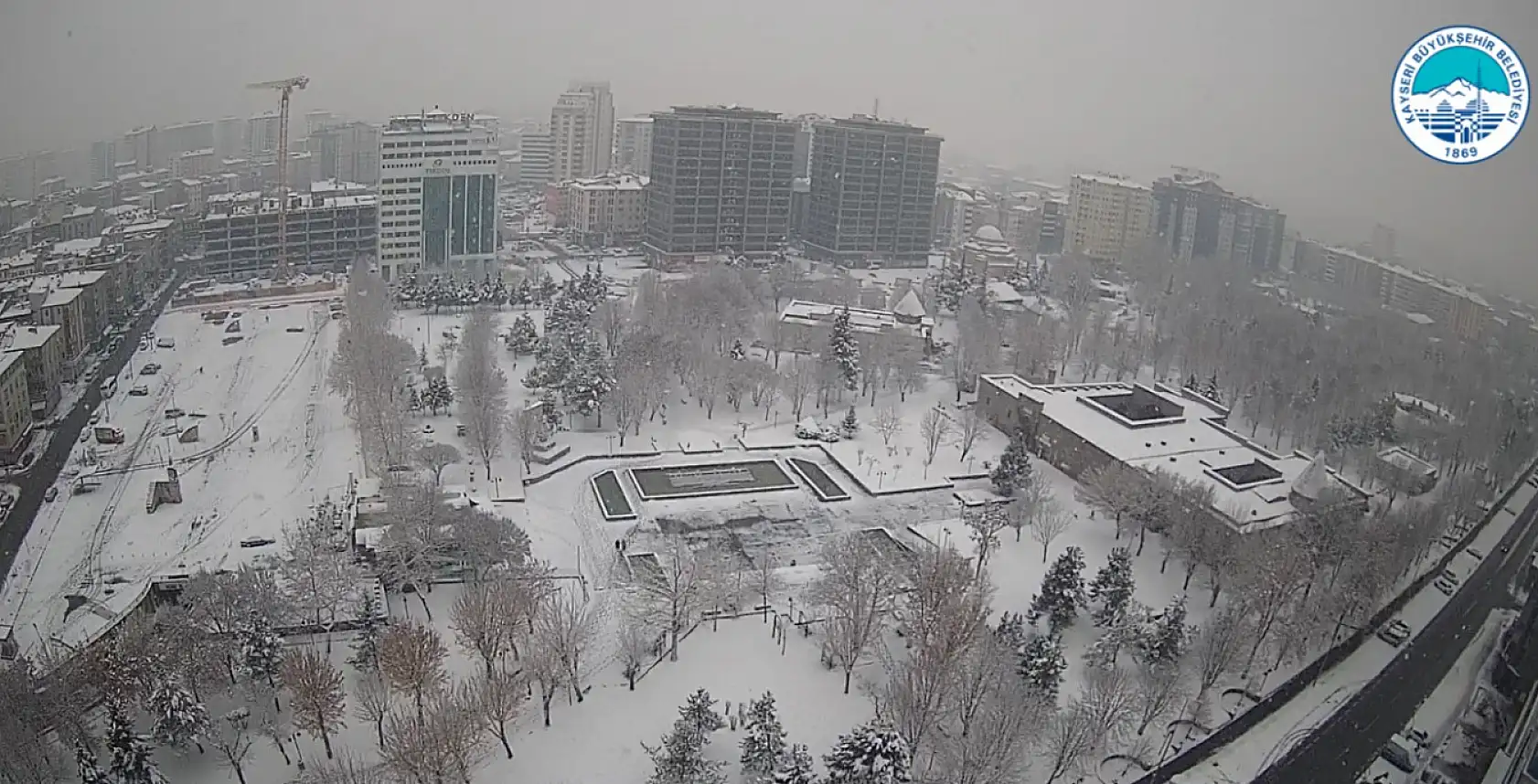 Kayseri'de kar yağışı yüzünü bir kez daha gösterdi: Talas, Hacılar, Melikgazi, Kocasinan işte kameralara yansıyanlar….